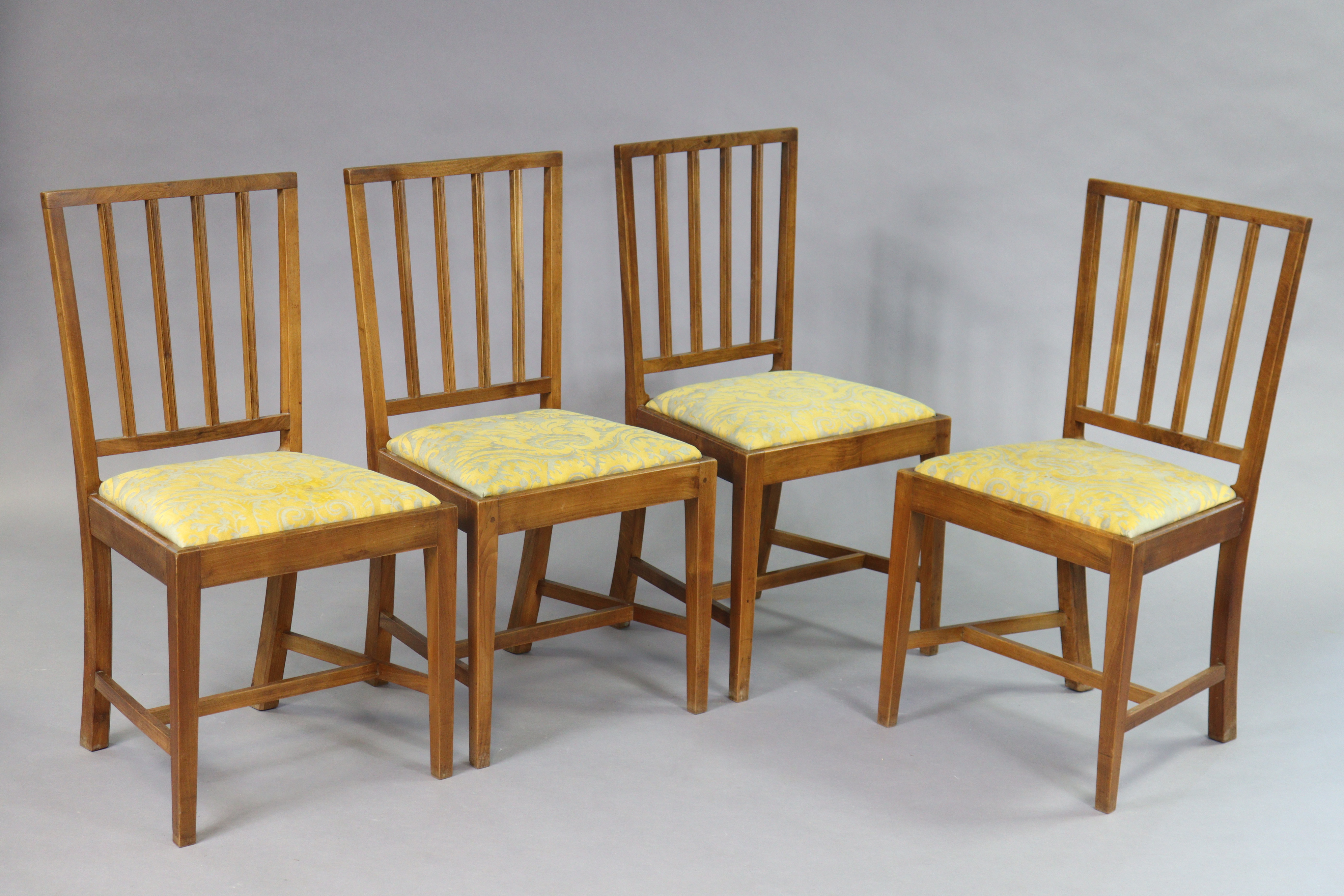 A set of five mid-20th century Cotswold School walnut dining chairs by Charles Herbert (Bert) Uzzell - Image 5 of 9