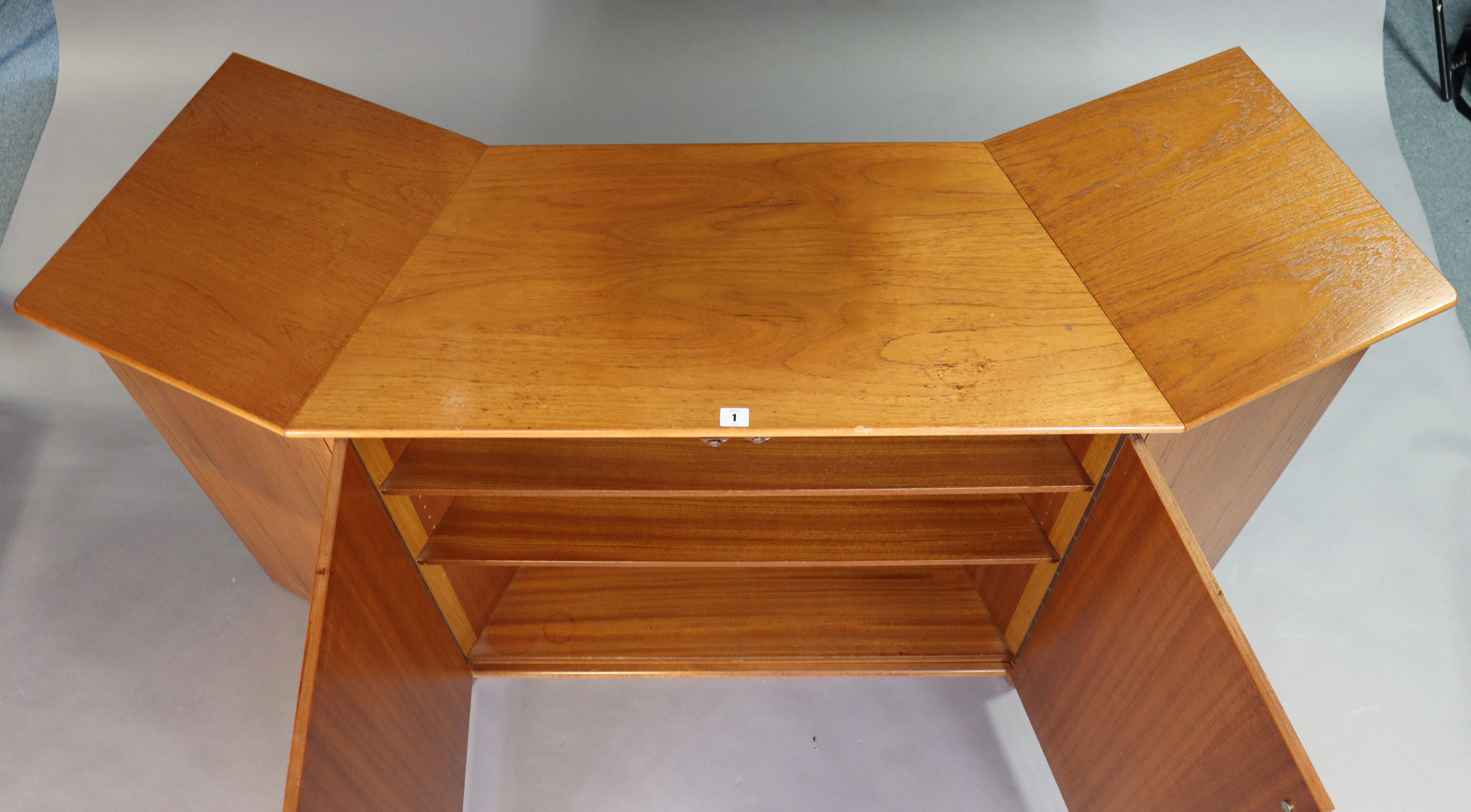 A mid-20th century teak drop-leaf drinks cabinet, side cabinet with two adjustable shelves - Image 3 of 4