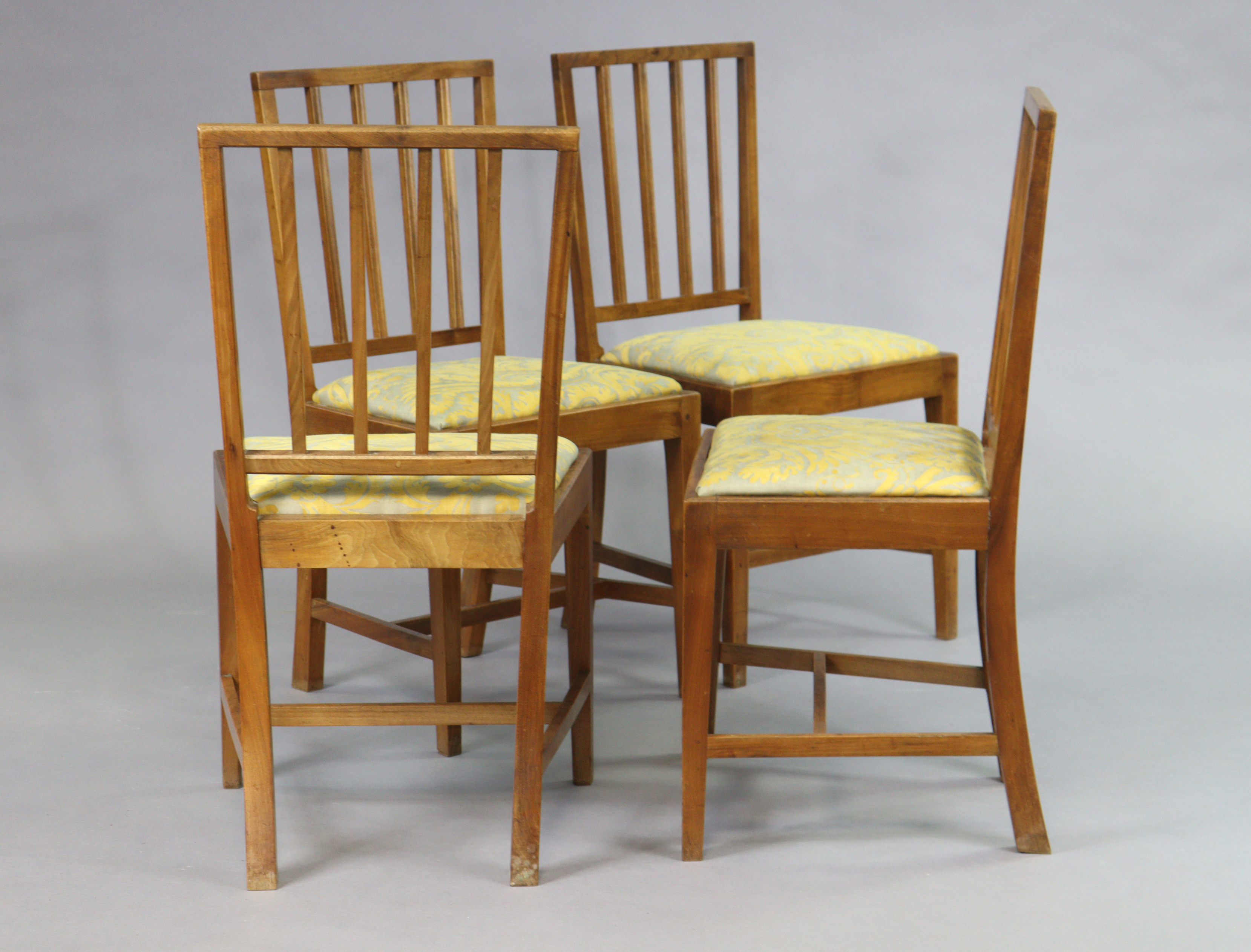 A set of five mid-20th century Cotswold School walnut dining chairs by Charles Herbert (Bert) Uzzell - Image 6 of 9