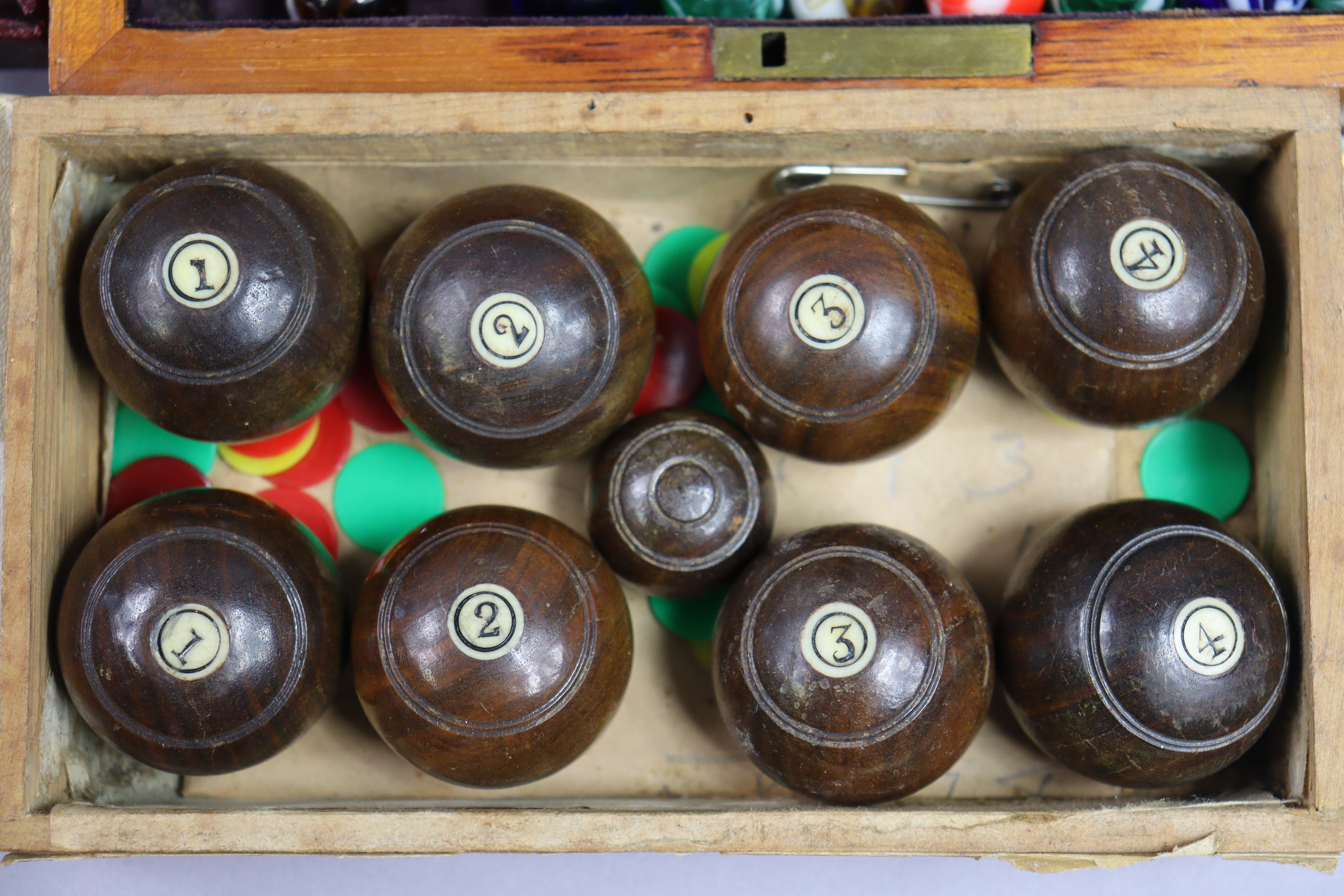 A set of carved treen travelling chessmen (size of kings 5.75cm high); a set of dominoes; a set of - Image 6 of 6