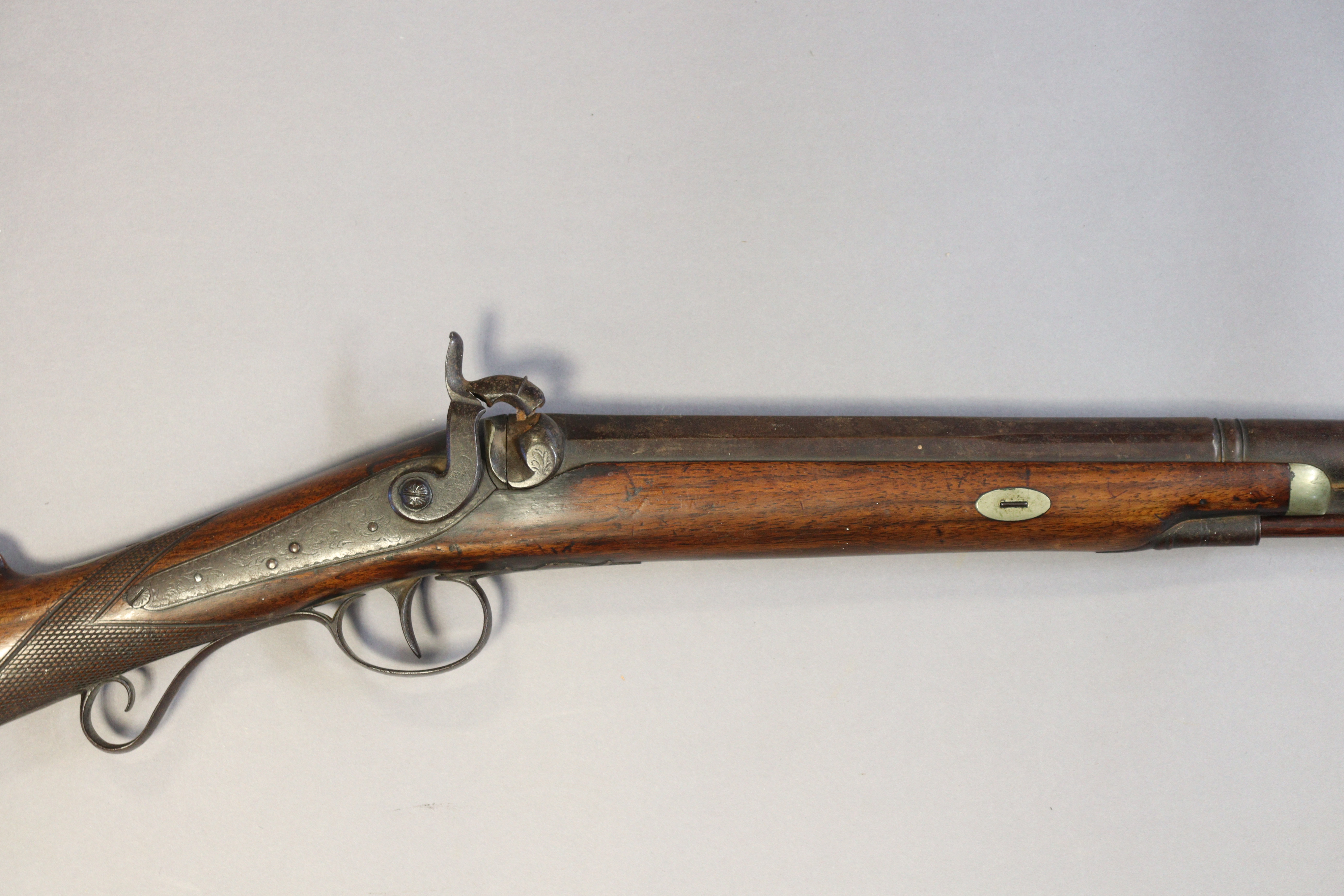 A 19th century percussion rifle with a carved hardwood butt & wooden ramrod, with 80.5cm long - Image 3 of 8