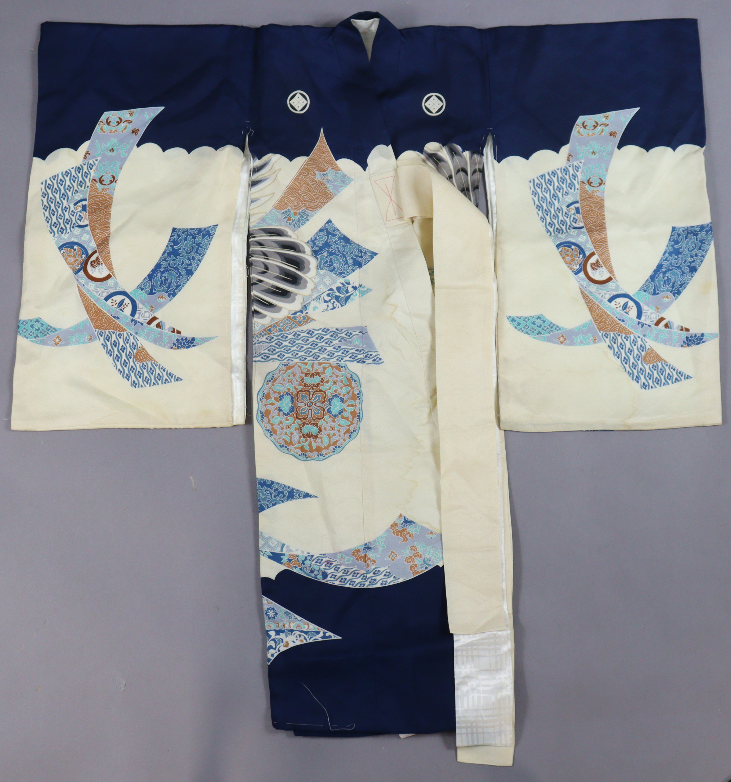 A Japanese silk-lined kimono of blue ground with multi-coloured design of an eagle to the back, with - Image 2 of 3