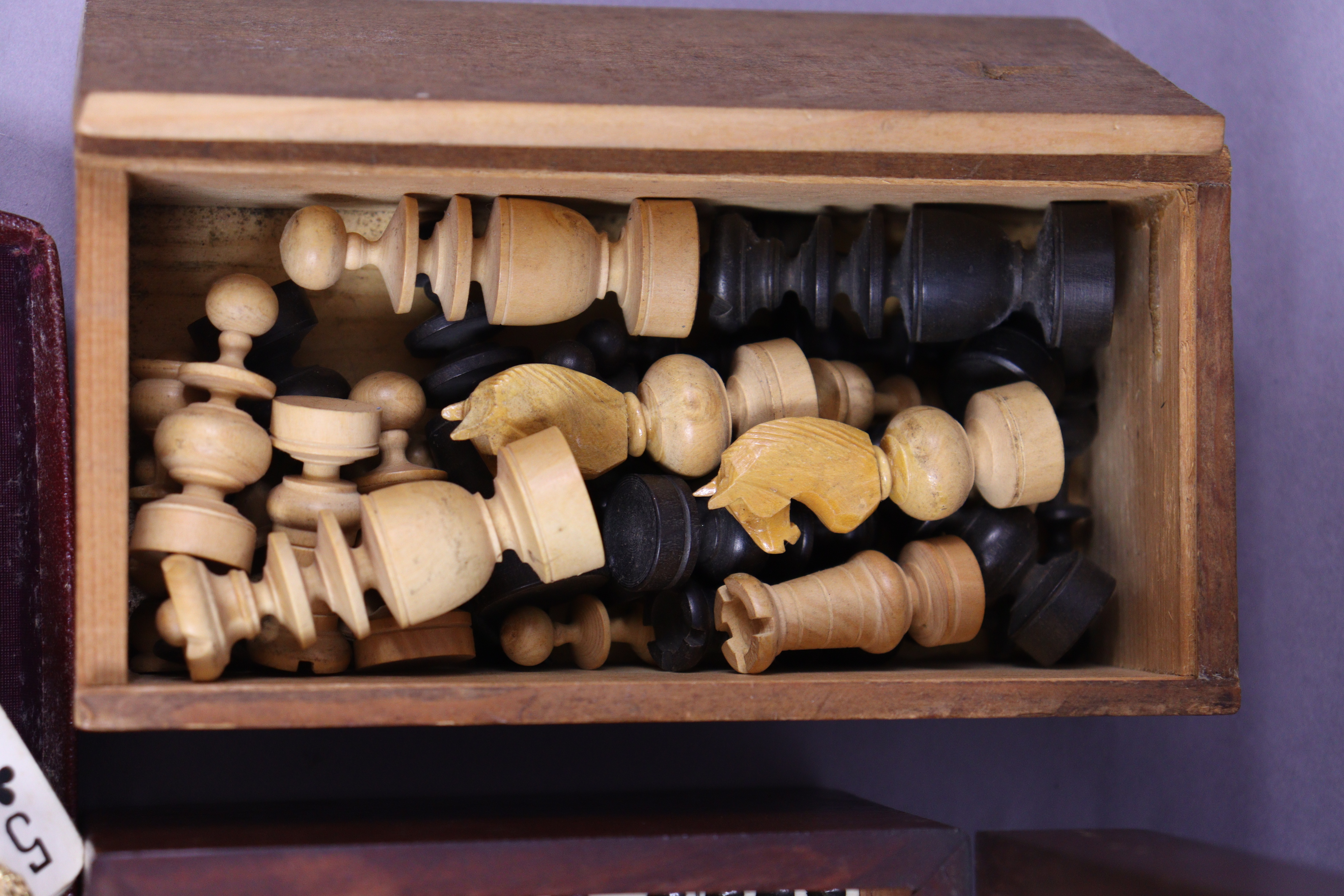 A set of carved treen travelling chessmen (size of kings 5.75cm high); a set of dominoes; a set of - Image 4 of 6