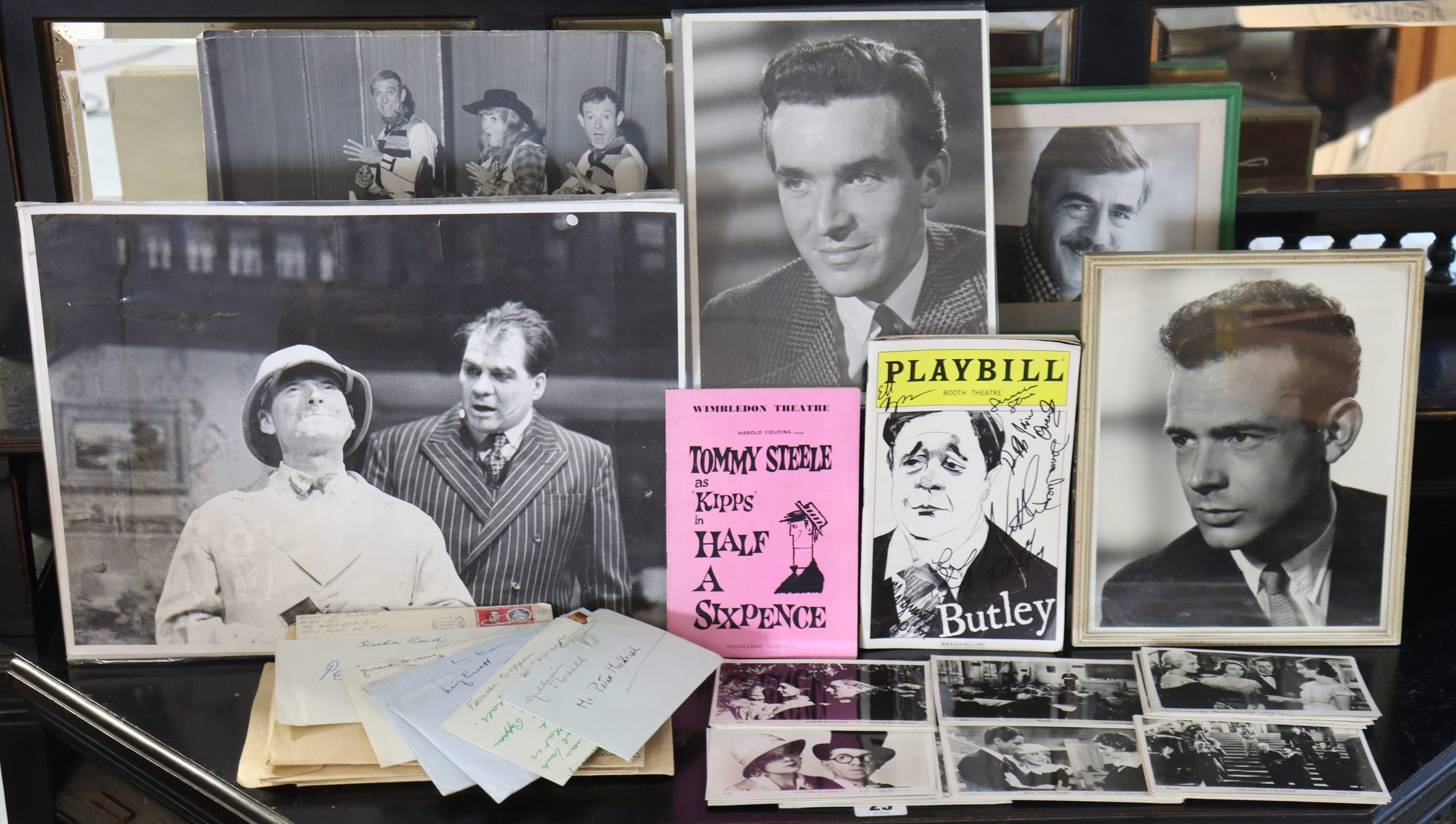 Various actor’s & actresses autographs, letters, publicity photographs, etc.