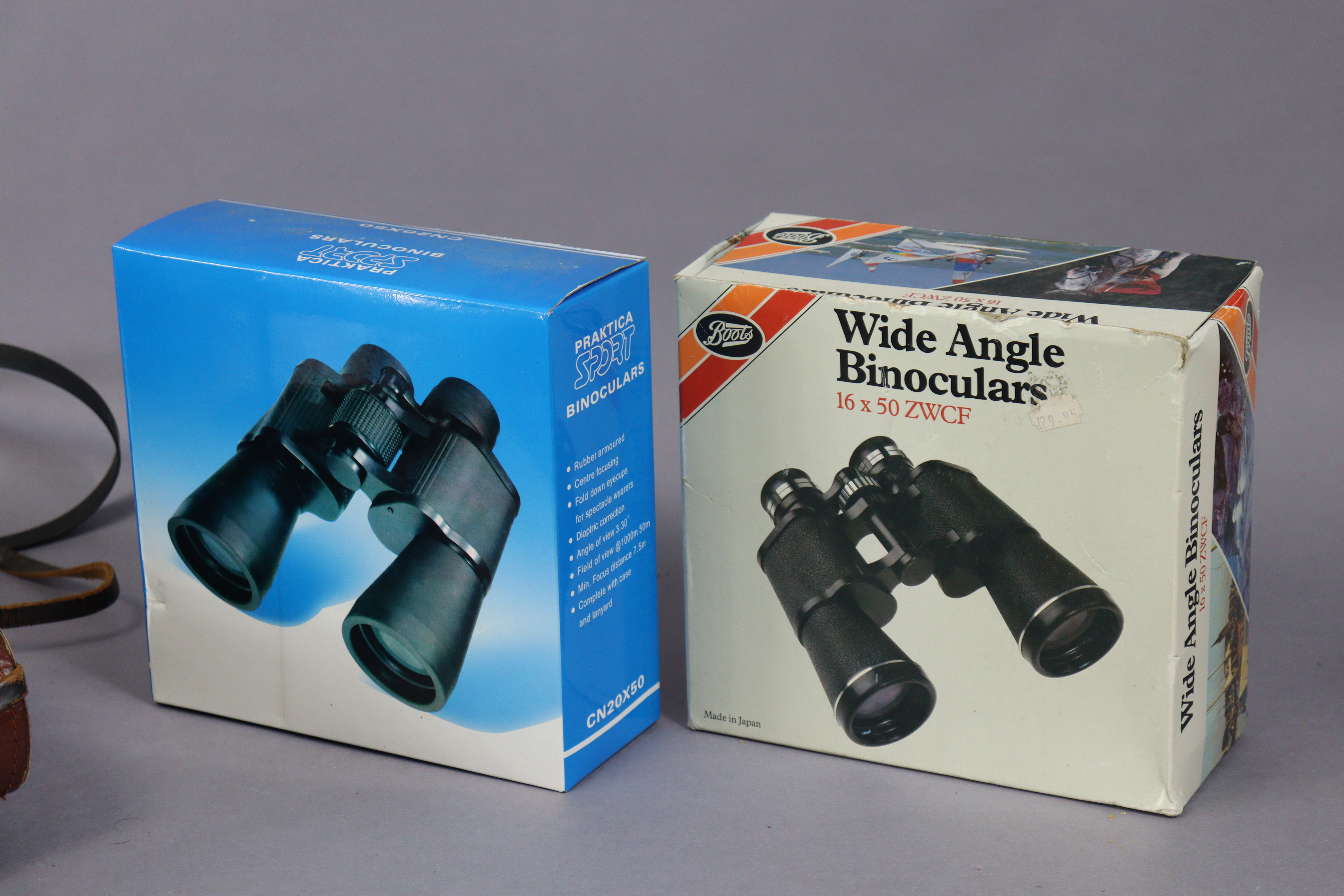 Five various pair of binoculars, each with case. - Image 6 of 6