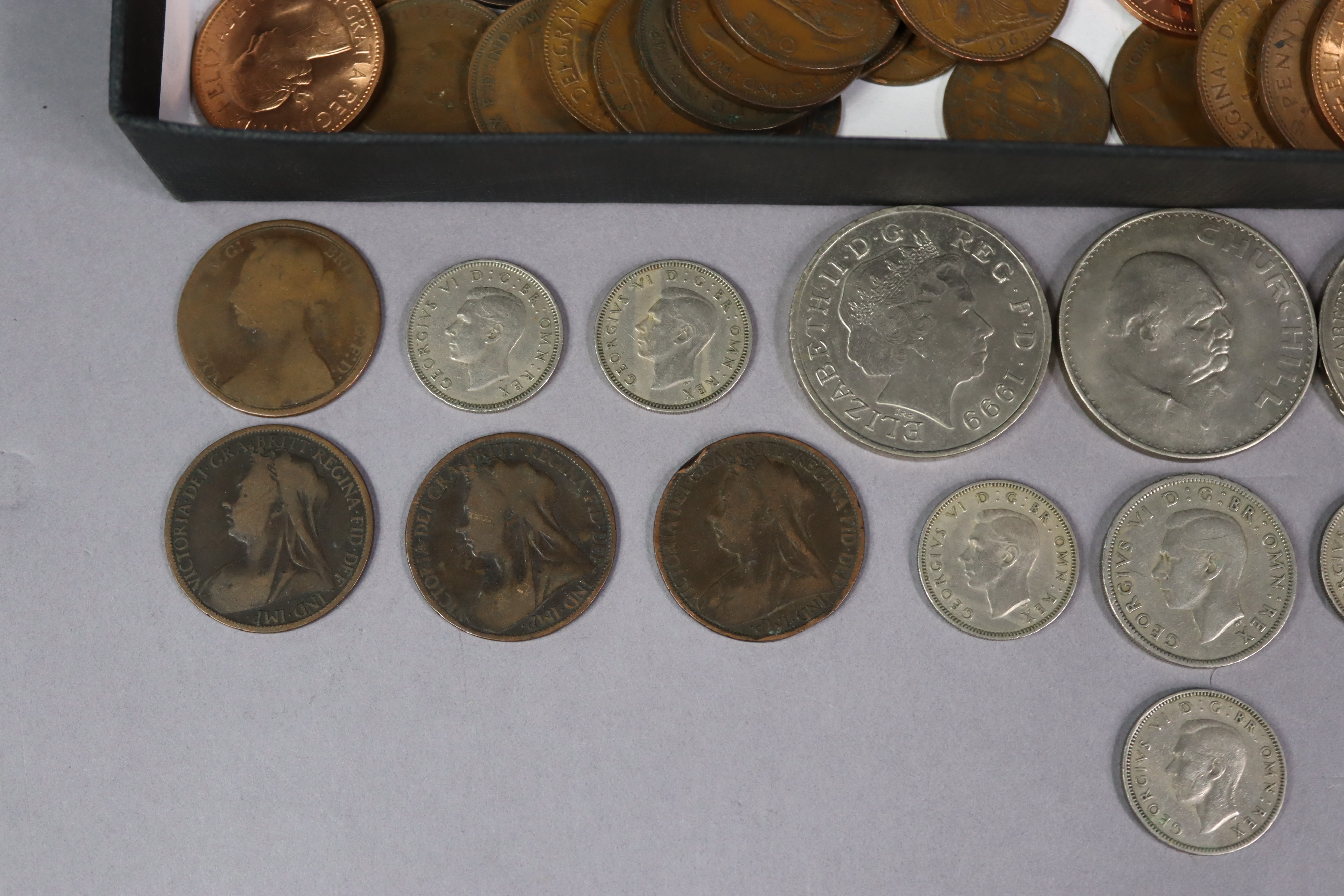 Two £5 crowns, 1996 & 2000; a Churchill crown; & a small quantity of cupro-nickel & bronze coins. - Image 3 of 4