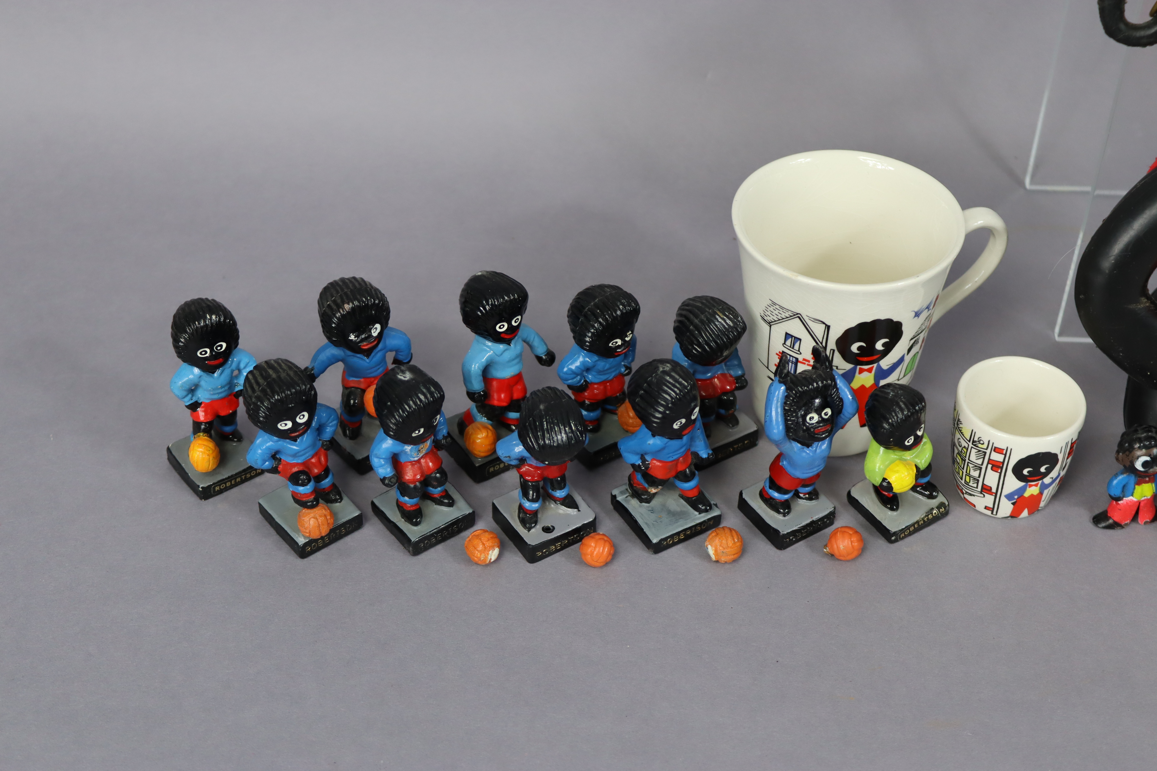 Various Robertson’s jam advertising figures, mugs, etc. - Image 3 of 5