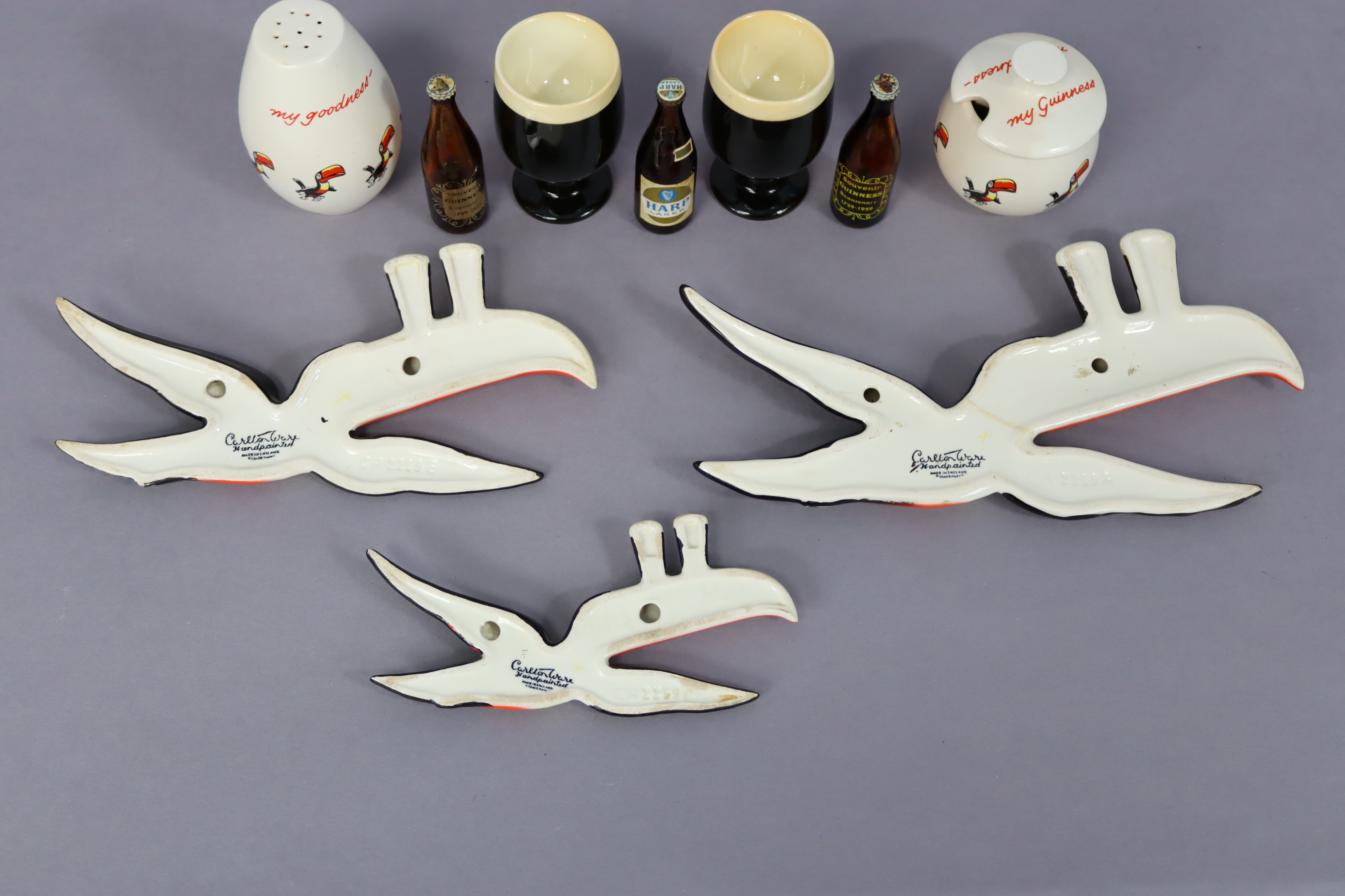 A set of three carlton ware “Guiness” graduated toucan wall ornaments (the largest waf), two - Image 3 of 4