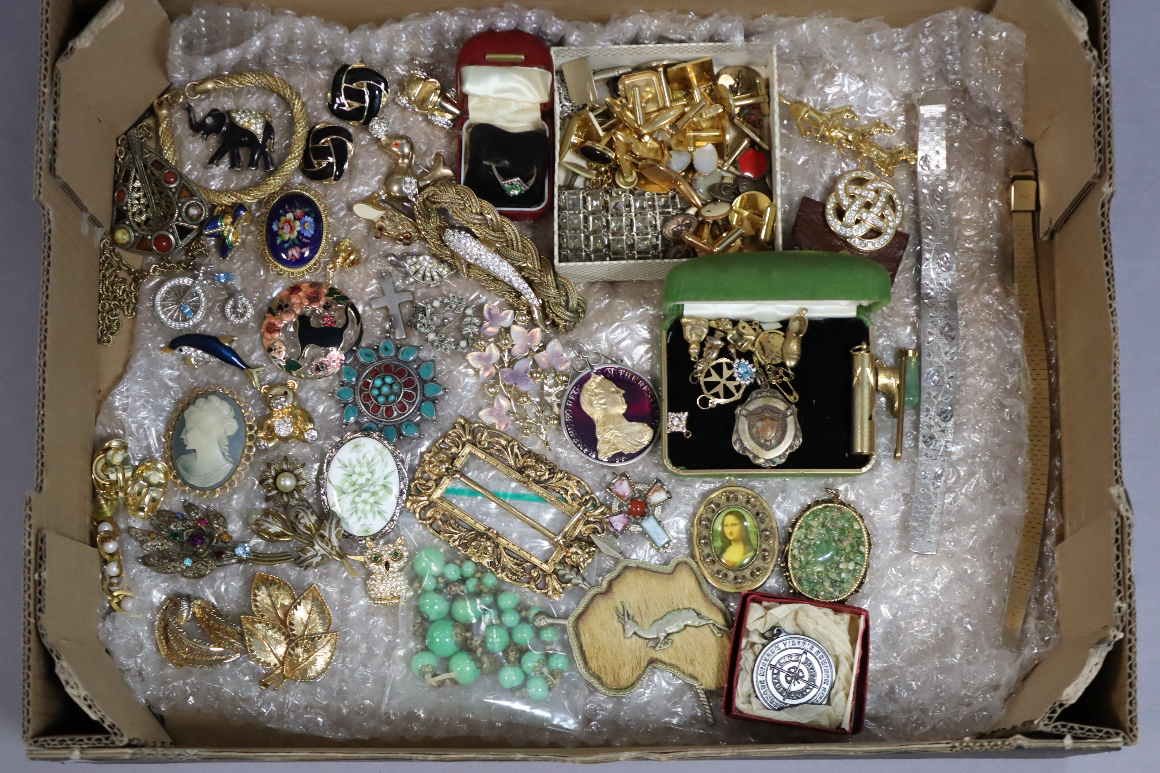 Twelve various wrist watches; & various items of costume jewellery. - Image 5 of 5