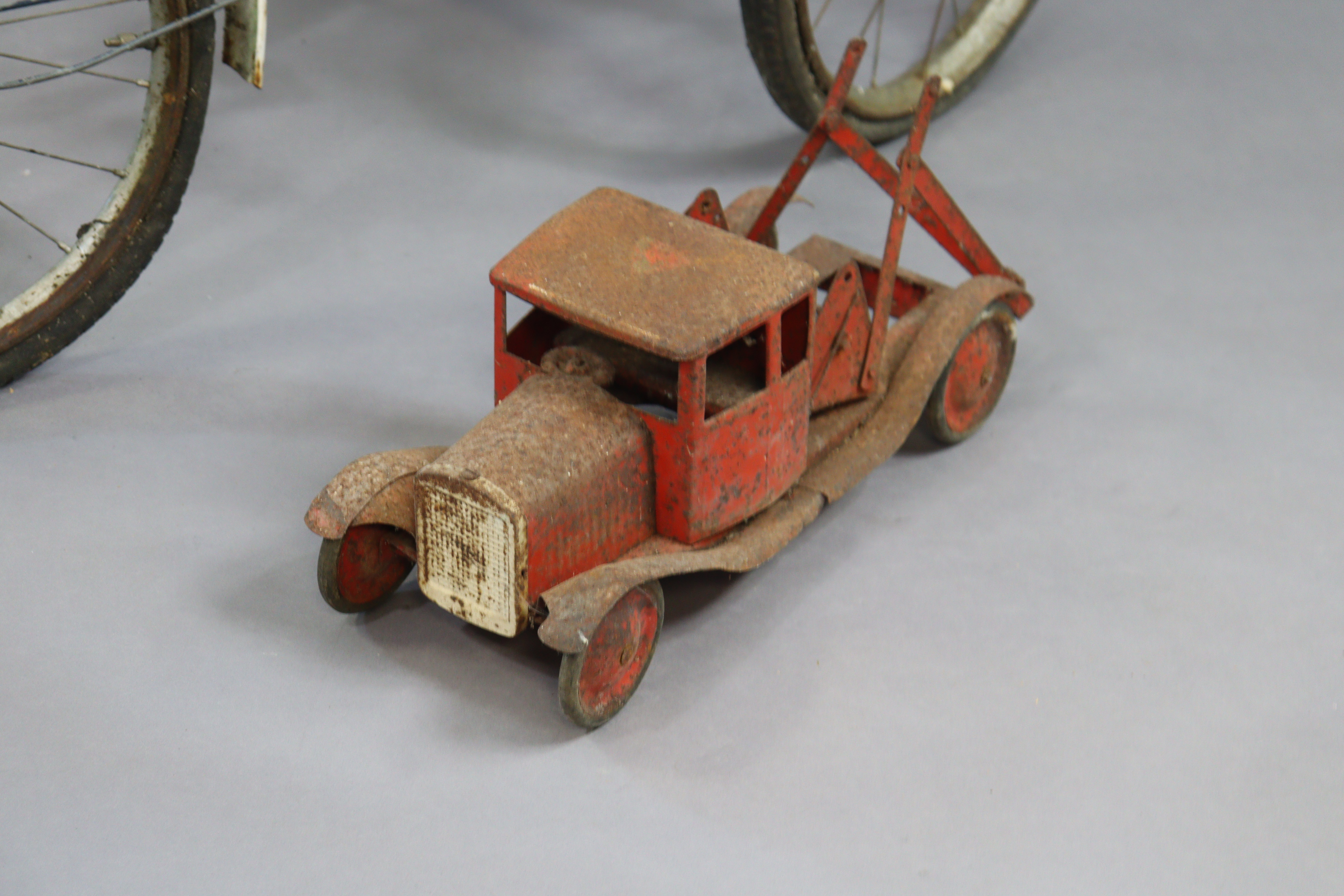 A mid-20th century child’s tricycle (blue) and a triang-type model two-truck, 42cm long. - Image 5 of 5