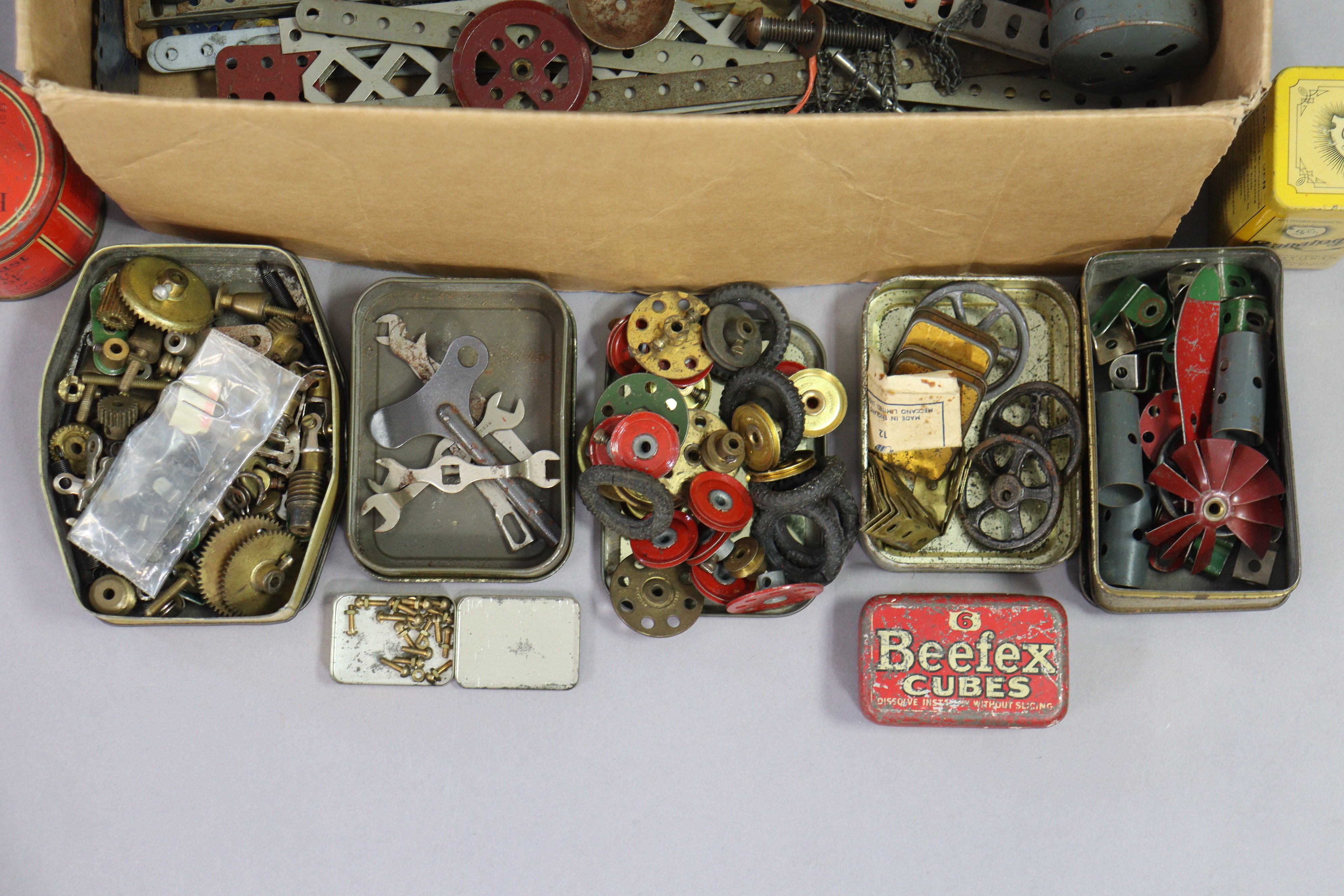Various items of loose Meccano. - Image 2 of 2