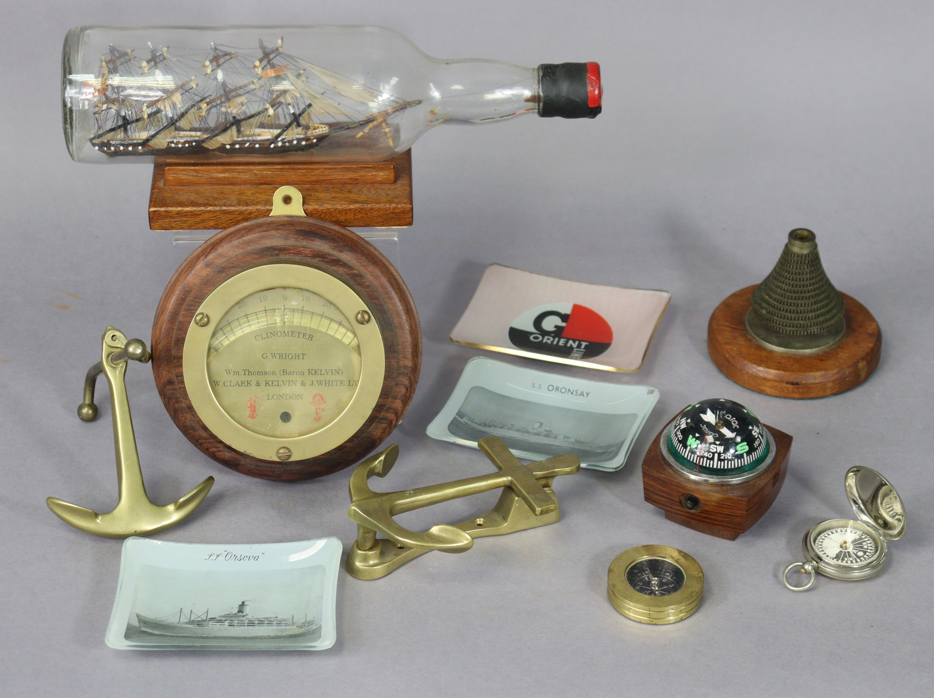 Various maritime-related ornaments, etc.