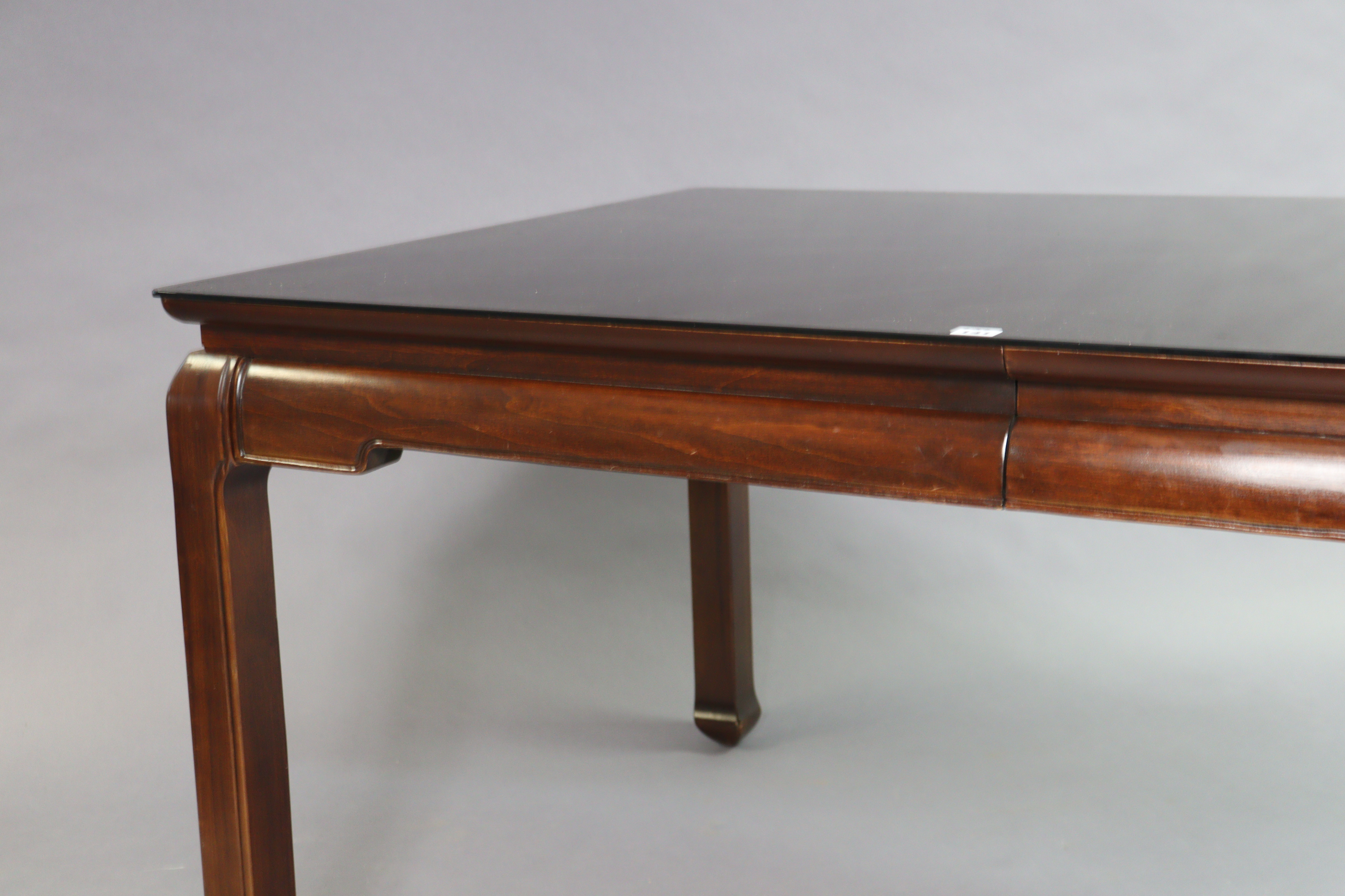 A Chinese-style oak extending dining table in the traditional-style having a rectangular top, two - Image 7 of 7