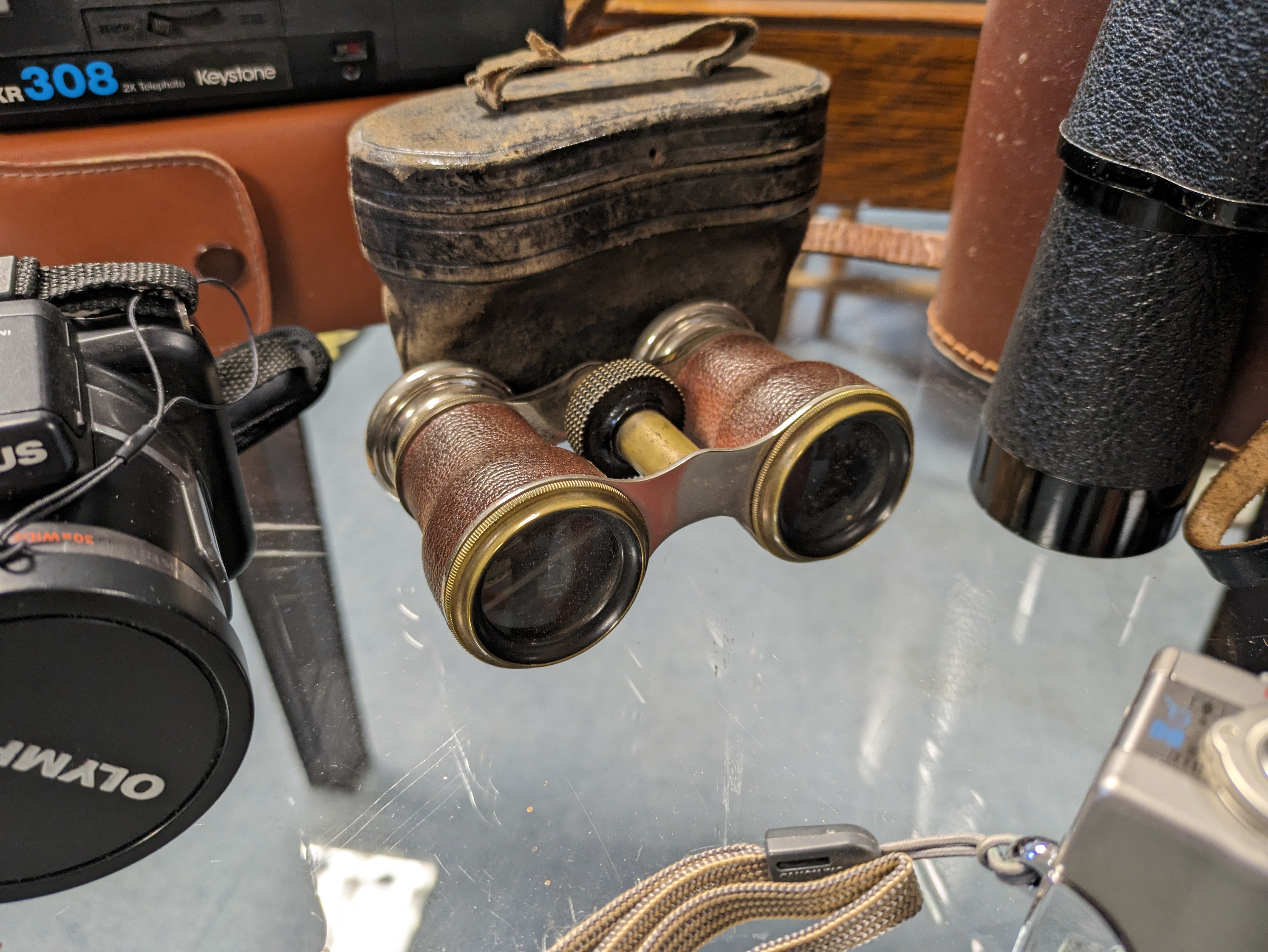 A pair of Lieberman & Gortz binoculars; a pair of opera glasses, both cased; & various cameras & - Image 5 of 9