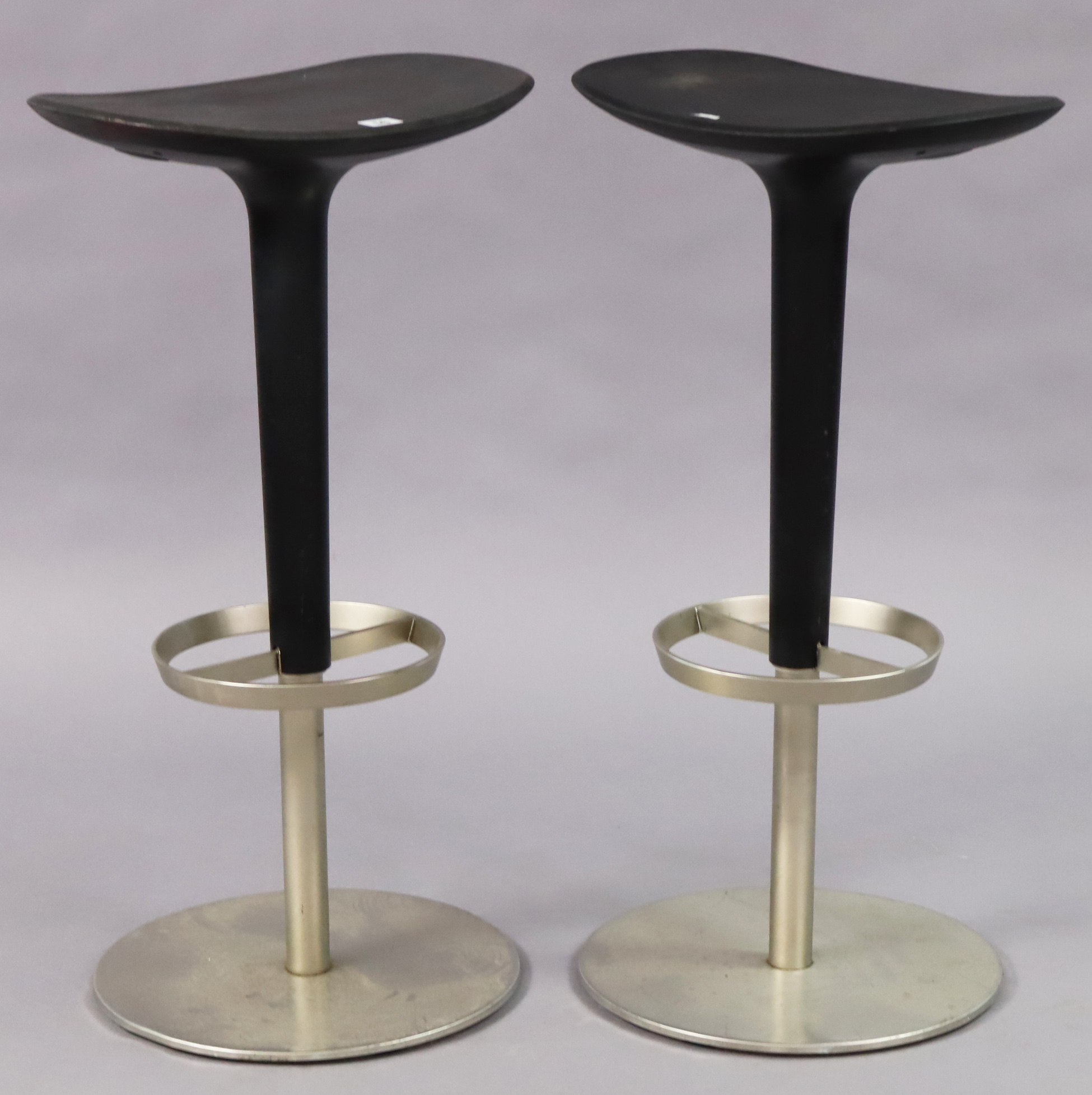 A pair of Arper (Italian) “Baber” free-standing bar stools designed by Simon Pengelly (#1751).