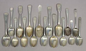 Seventeen various silver tea & coffee spoons.