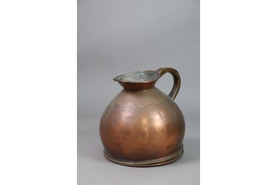 A 19th century copper four gallon measuring jug stamped “Smith & Co, White Chapel", & fitted with a - Image 5 of 6