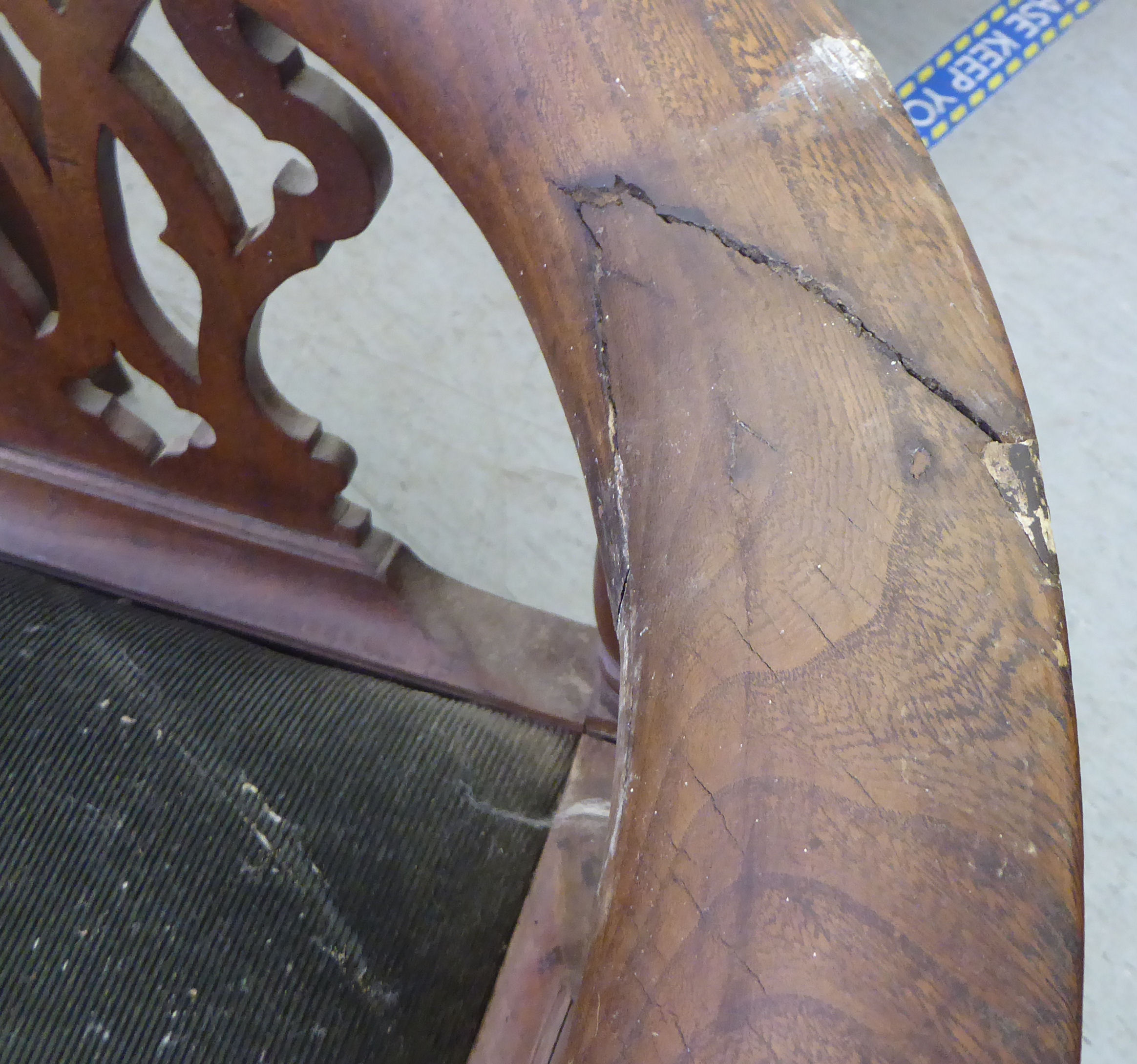 A George III oak corner chair with a double splat back and drop-in seat, raised on square legs - Image 4 of 4