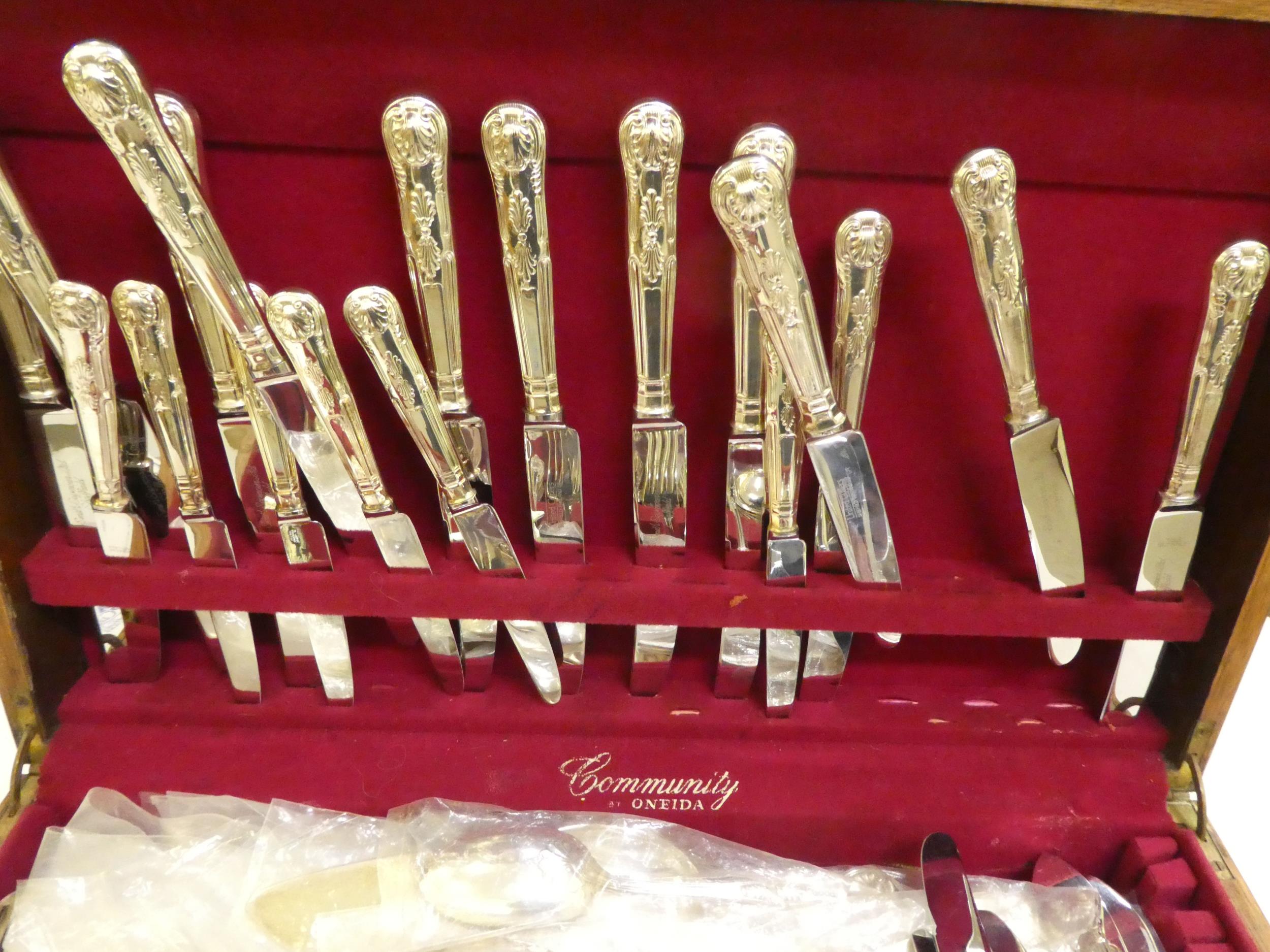 United Cutlers of Sheffield silver plated and stainless Kings pattern cutlery and flatware, in a - Image 3 of 3