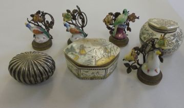 A mixed lot: to include a carved bone pillbox, decorated with birds and flora  1.5"h