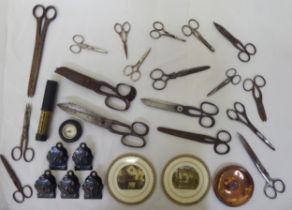 A mixed lot: to include bulldog clips, featuring an owl design; and various scissors