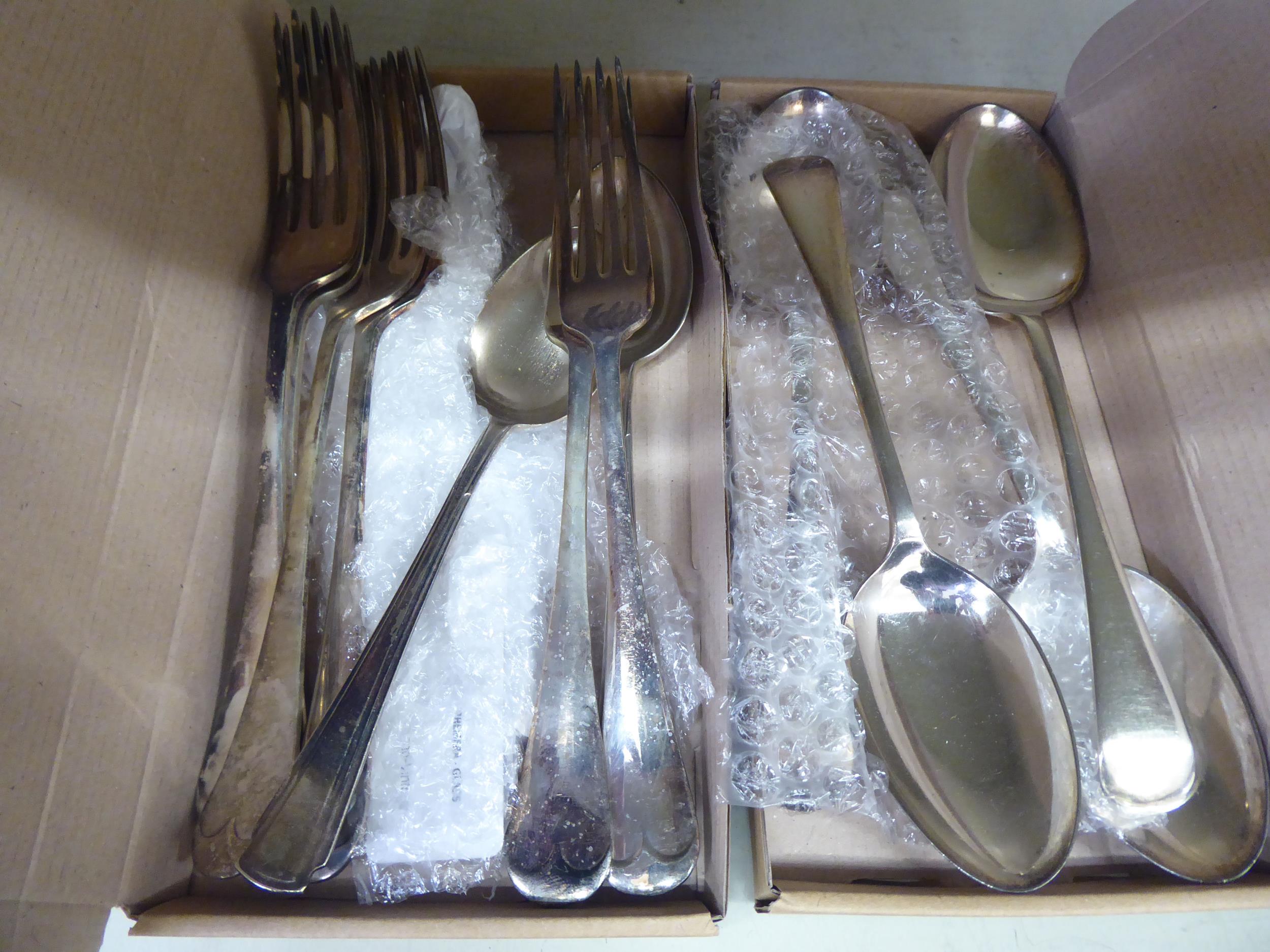 Silverplate: to include an entrée dish and cover  8"w - Image 5 of 5