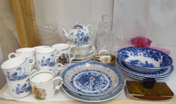 Ceramics and glassware: to include an Edwardian Royal Worcester porcelain tea set, retailed by Maple