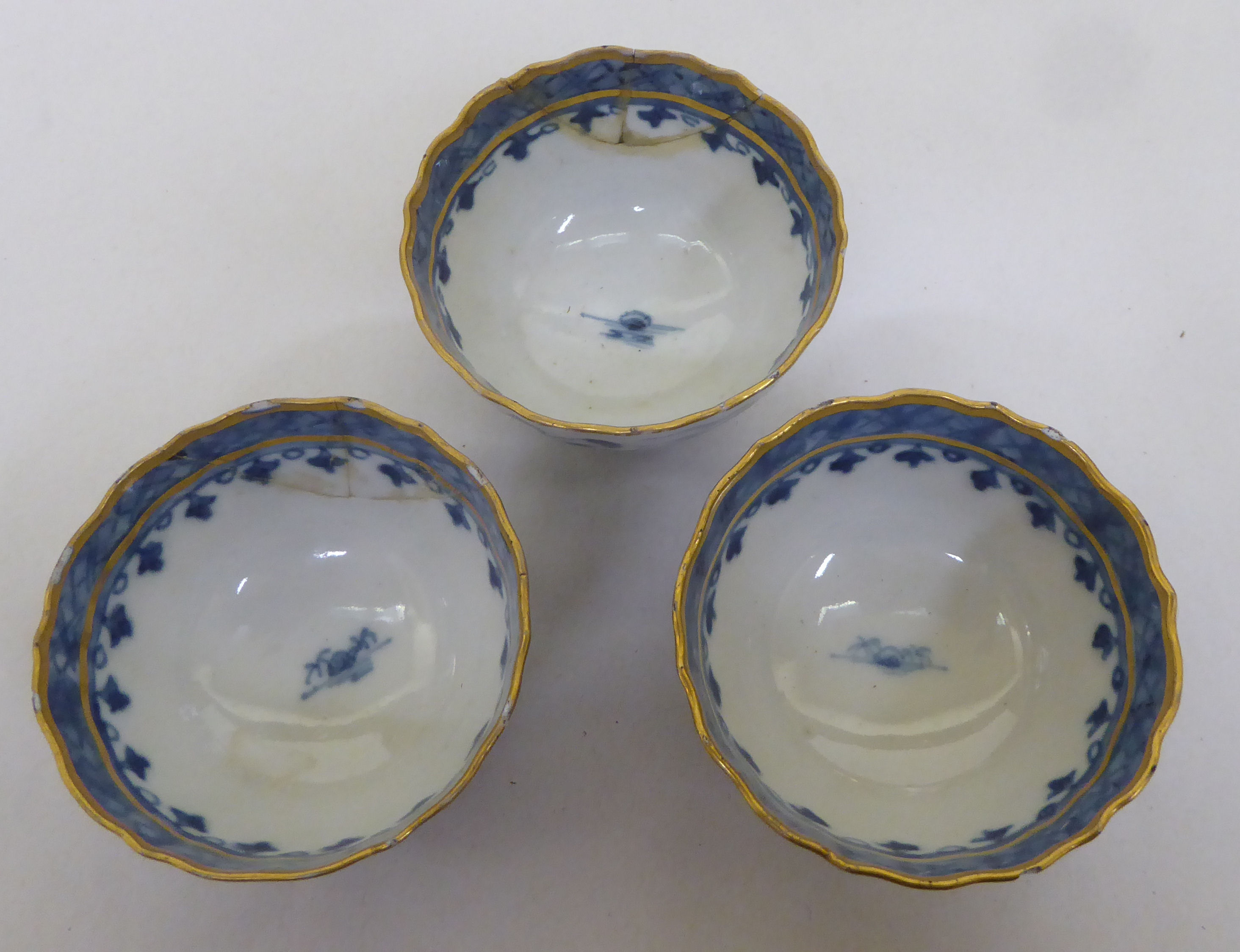 A set of six late 18th/early 19thC porcelain footed tea bowls; and a matching slop bowl, decorated - Image 11 of 18