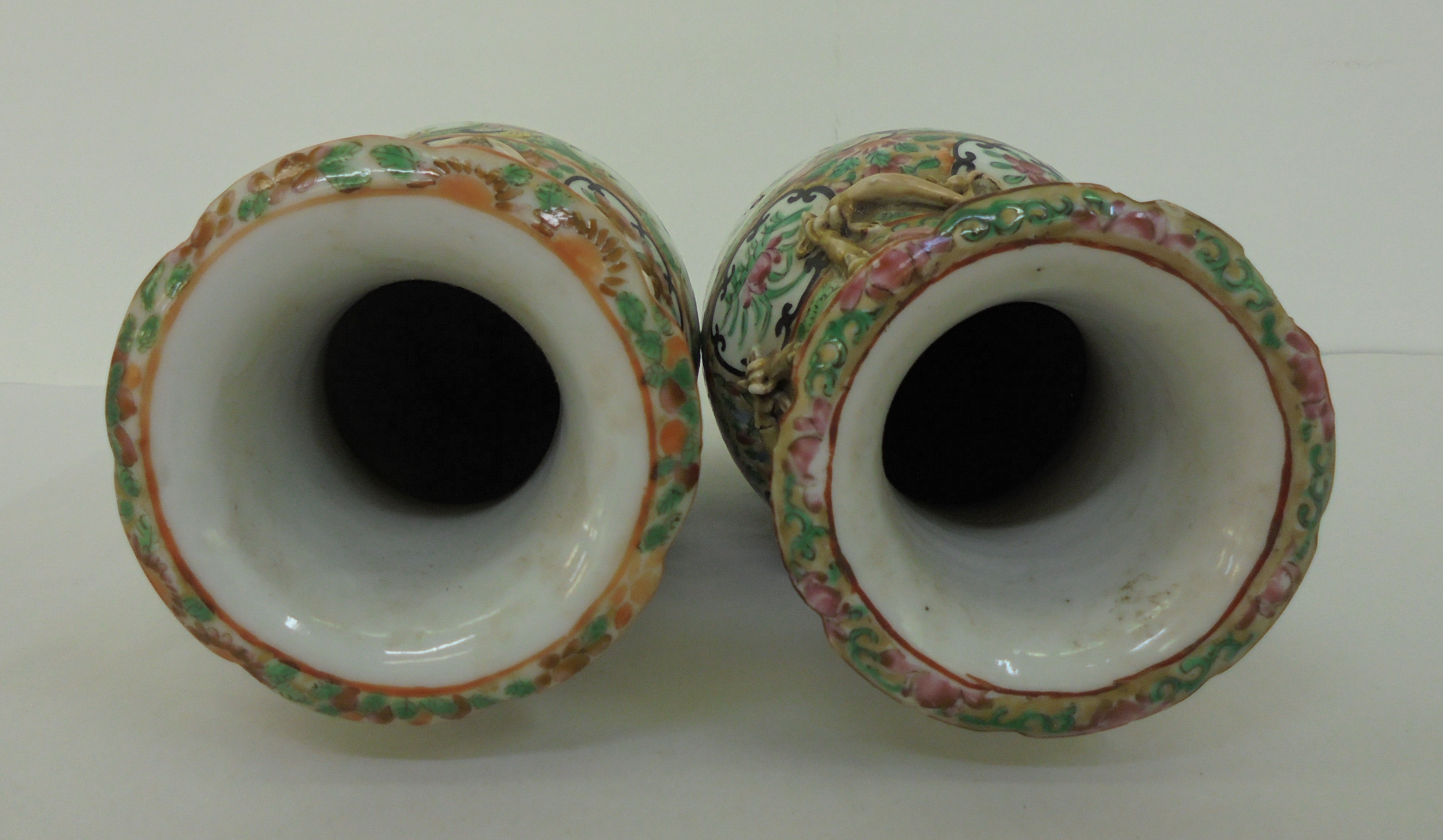 Two similar Chinese Canton Export porcelain vases with overlaid ornament, decorated in panels with - Image 7 of 9