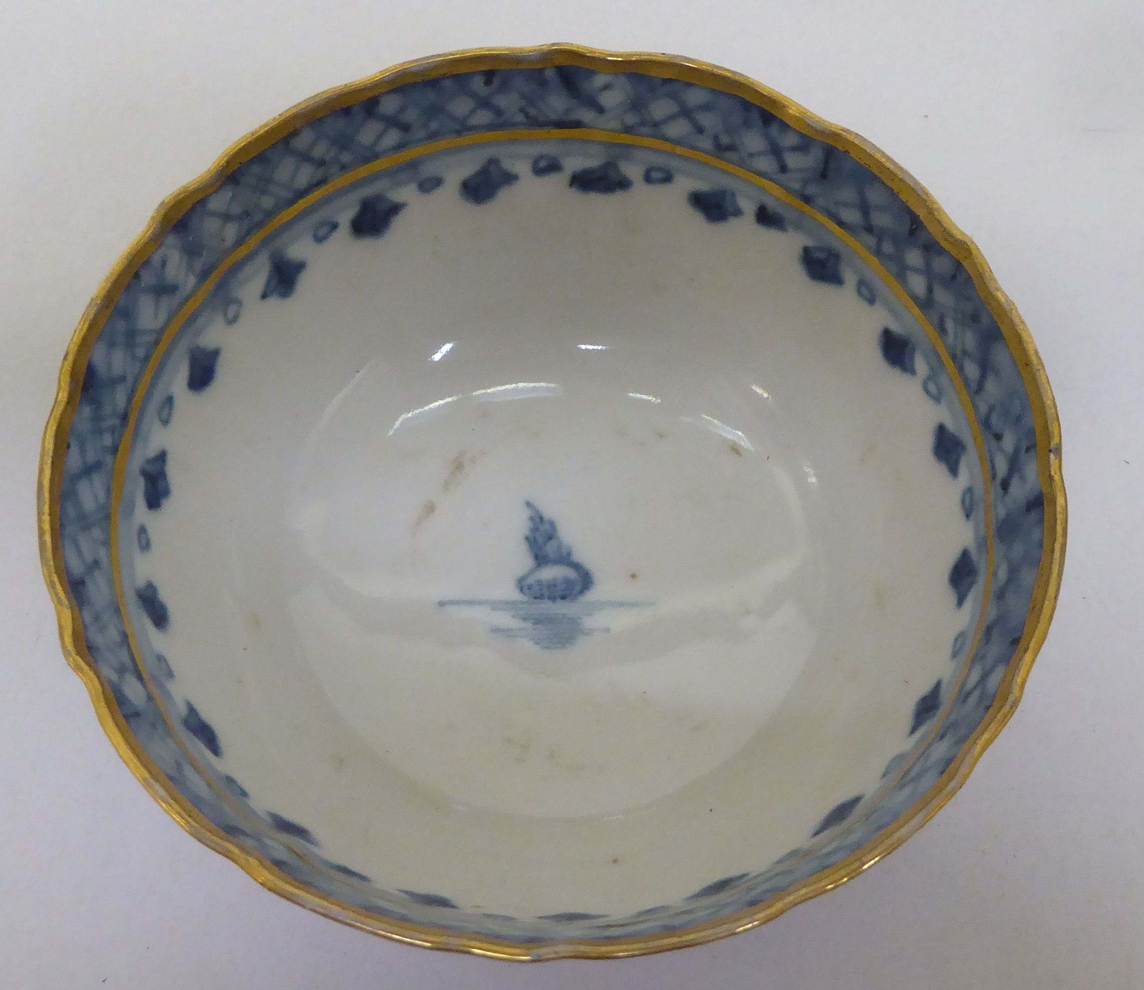 A set of six late 18th/early 19thC porcelain footed tea bowls; and a matching slop bowl, decorated - Image 5 of 18