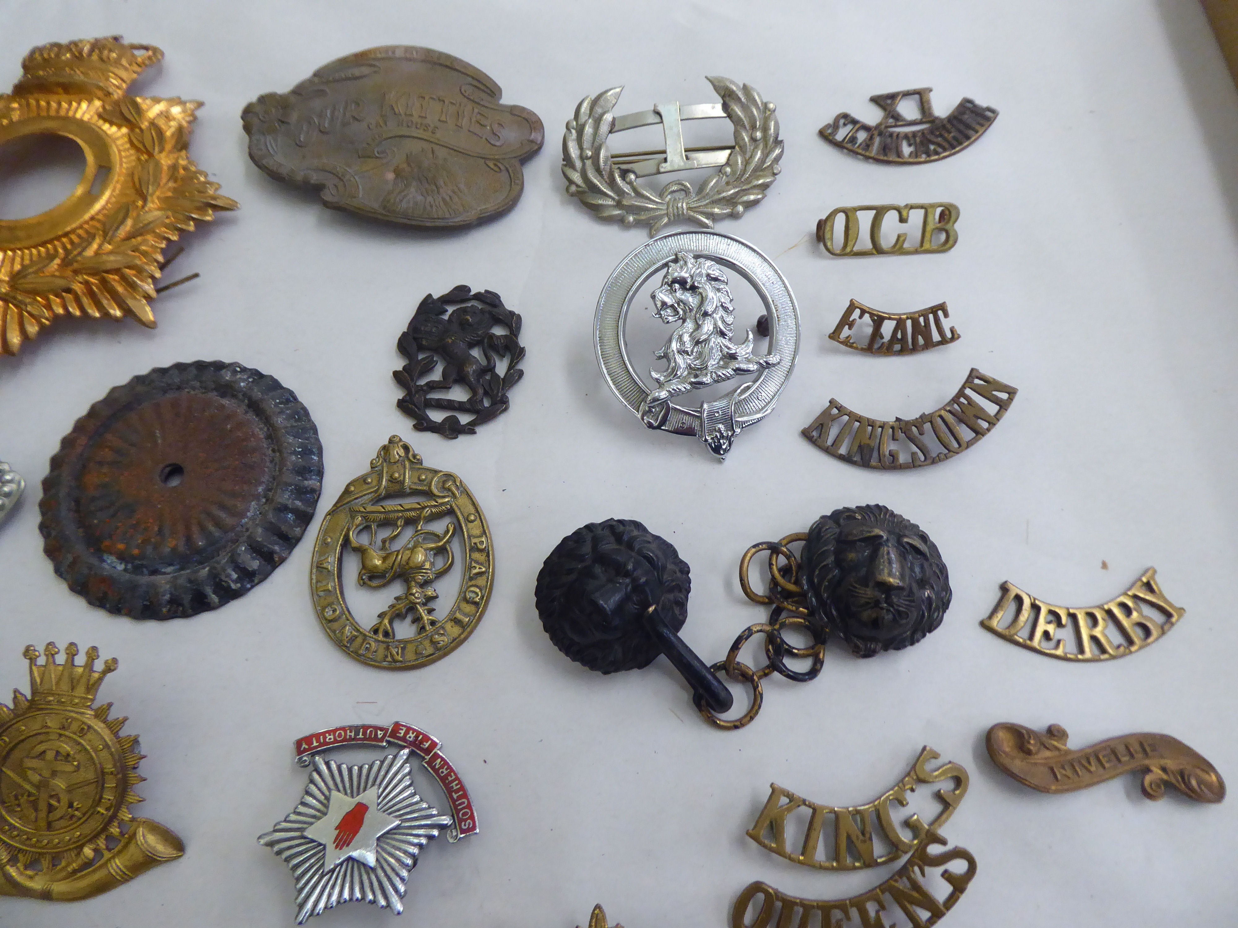 Brass, steel and other metal badges and buckles: to include US Military examples (Please Note: - Image 3 of 5