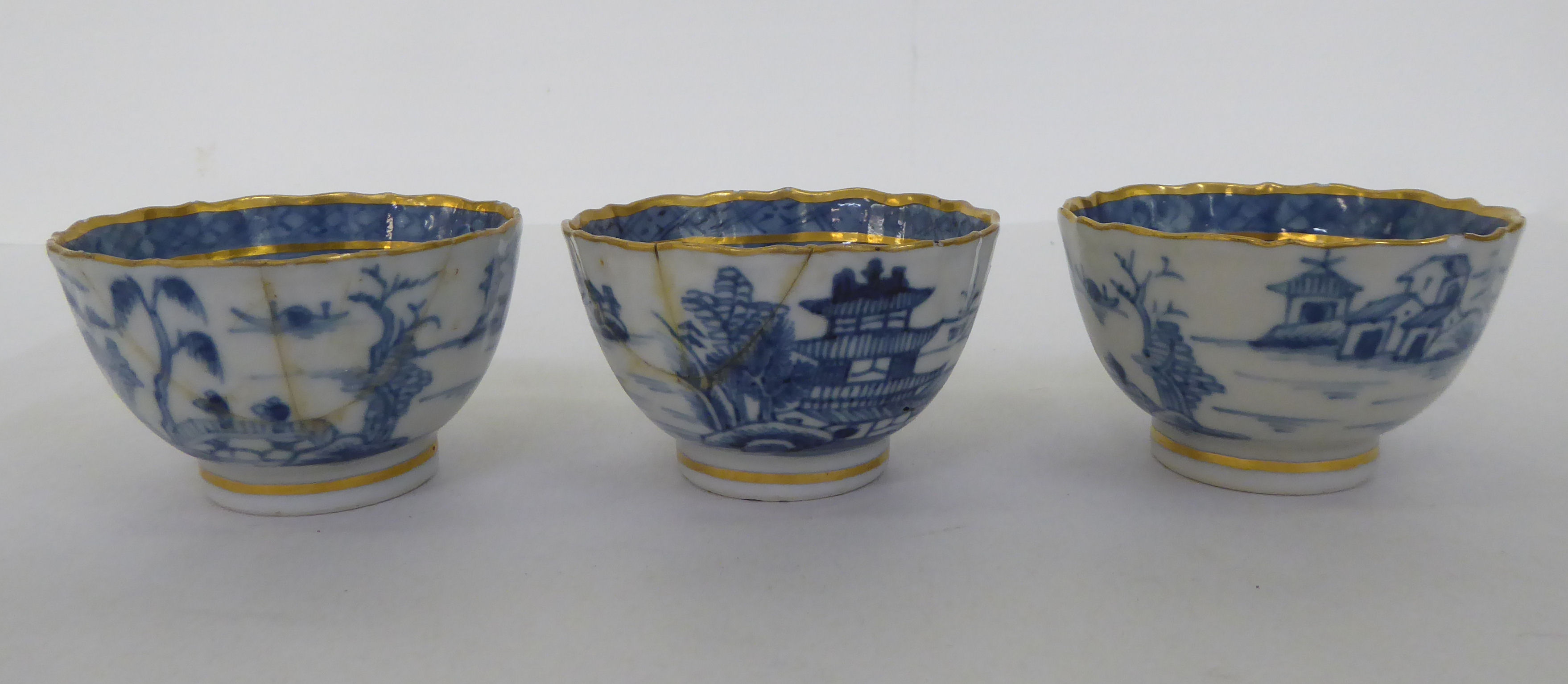 A set of six late 18th/early 19thC porcelain footed tea bowls; and a matching slop bowl, decorated - Image 7 of 18