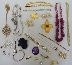 Costume jewellery: to include yellow metal, coloured bead necklaces; coin and other pendants