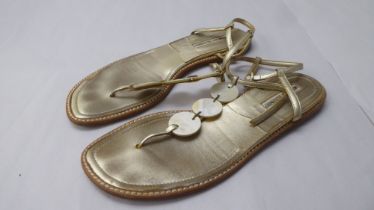 A pair of ladies Manolo Blahnik two tone leather sandals  size 39