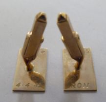 A pair of 9ct gold tablet design cufflinks