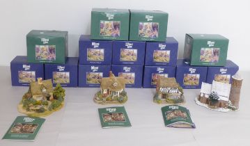 Lilliput Lane composition model cottages  mixed sizes  boxed