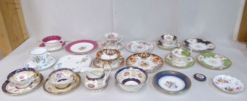 Decorative ceramics, mainly trios: to include examples by Coalport and Cauldon