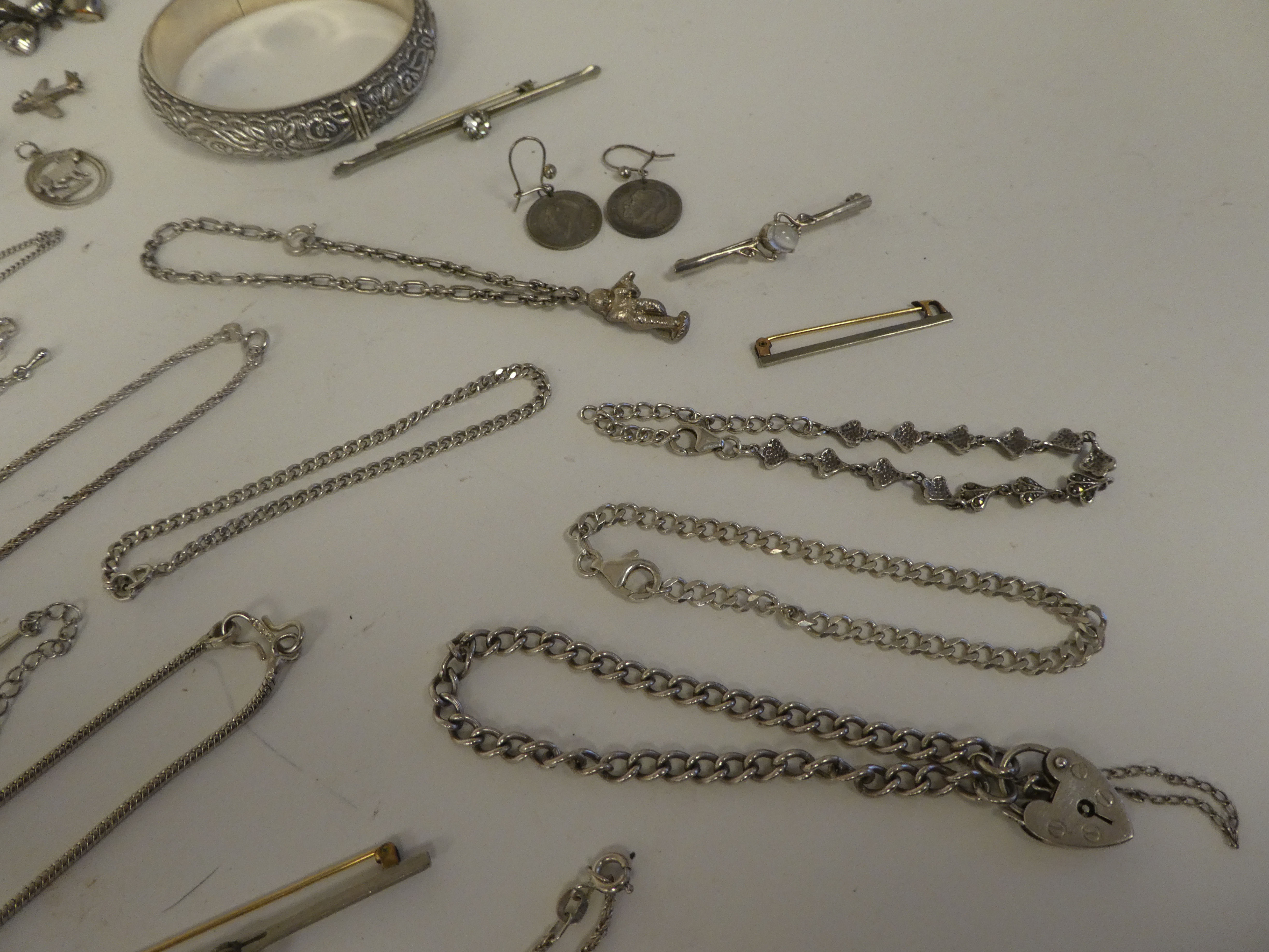 Silver, silver coloured metal and white metal items of personal ornament: to include pendants; - Image 5 of 8