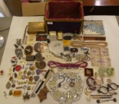 Miscellaneous collectables: to include an ornamental smoker's pipe; and trinket boxes, contained