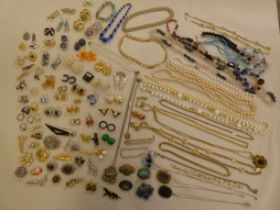 Costume jewellery and items of personal ornament: to include simulated pearls