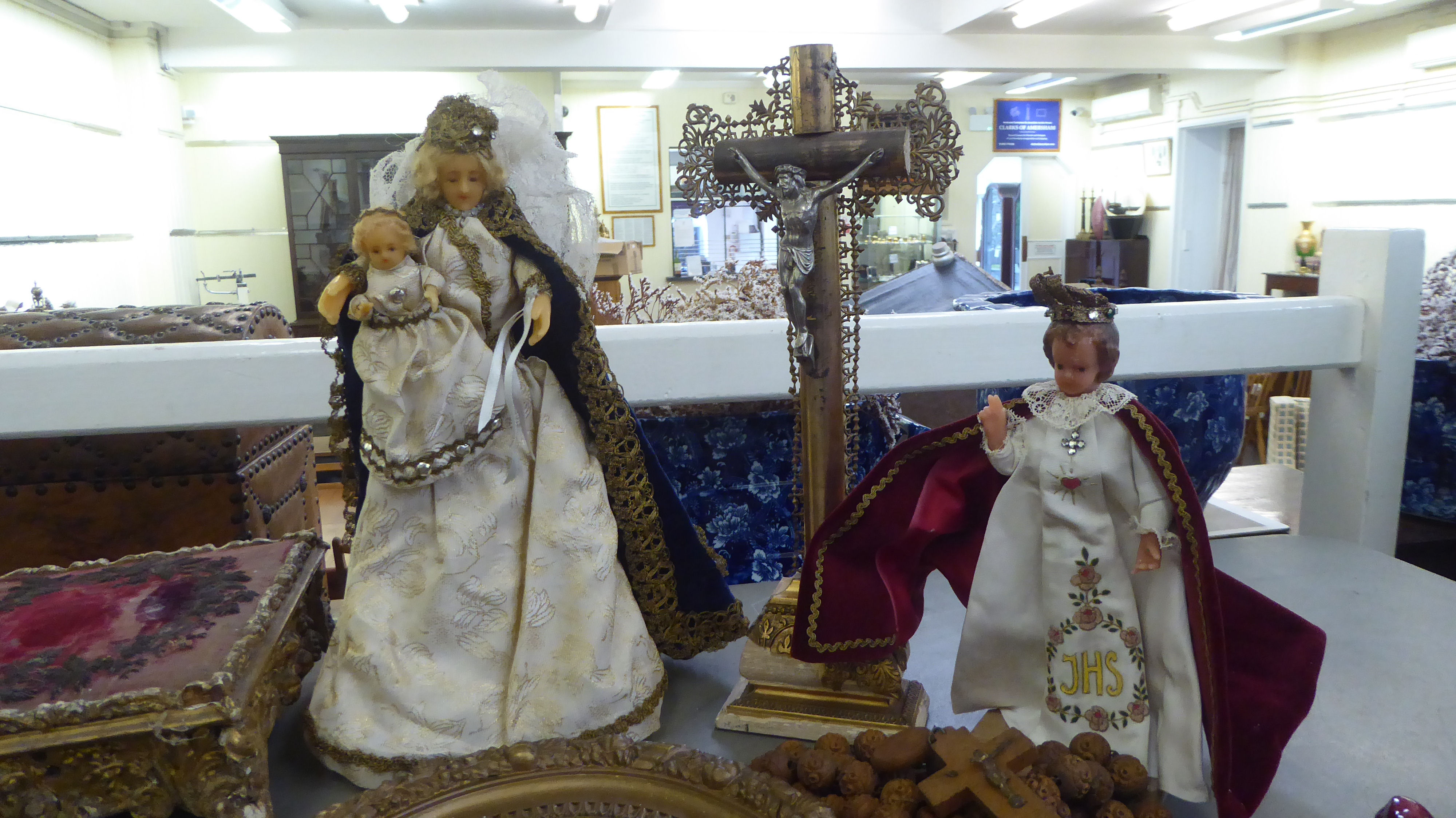 A mixed lot: to include a mixed media crucifix  15"h; and a Madonna and Child doll  13"h - Image 3 of 4