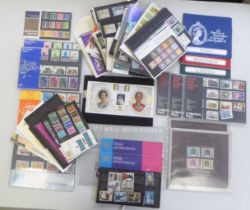 Uncollated postage stamps, mostly presentation and collectors packs