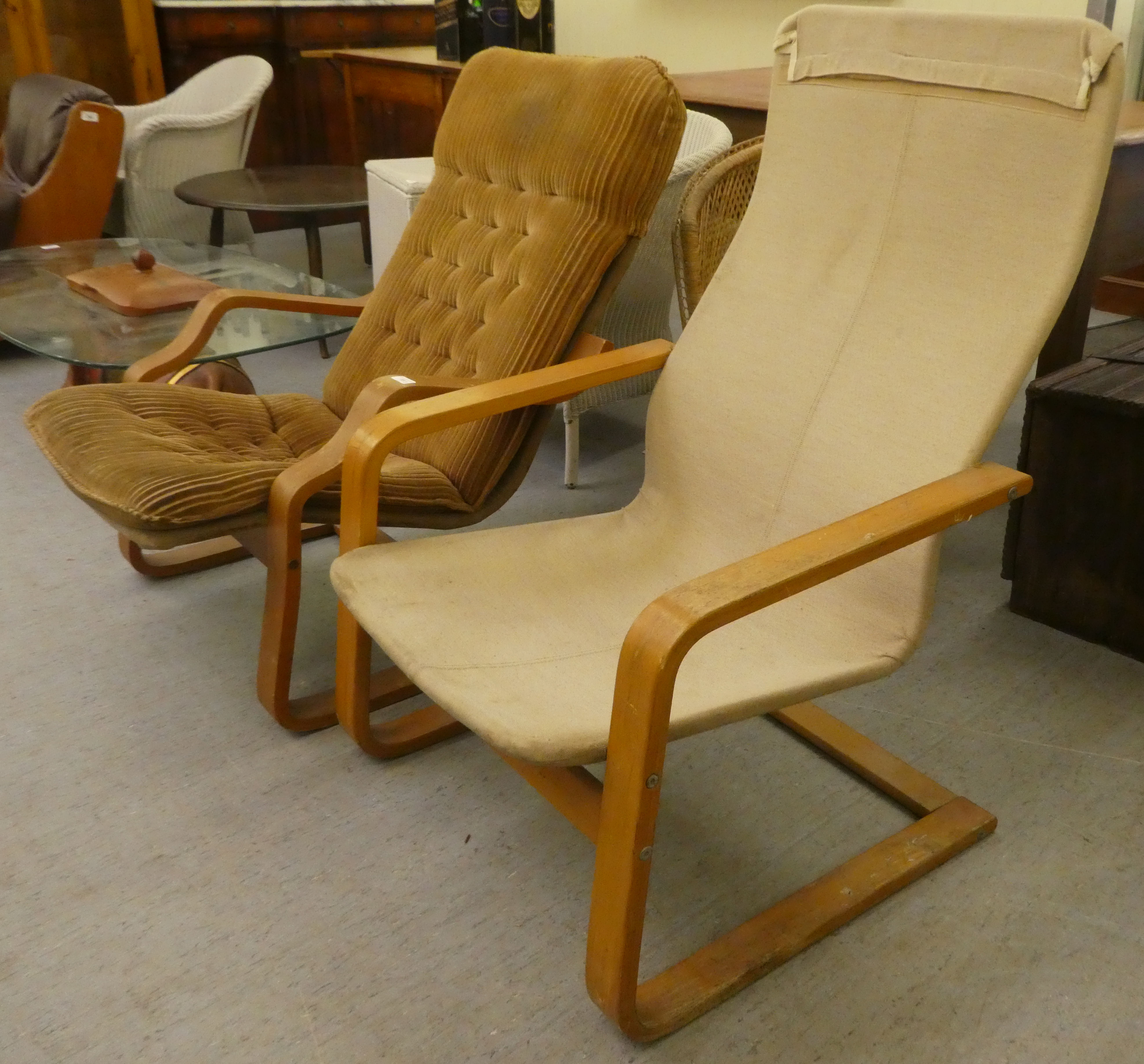 Two similar mid 20thC beech framed chairs with open arms, on cantilevered underframes - Image 3 of 4