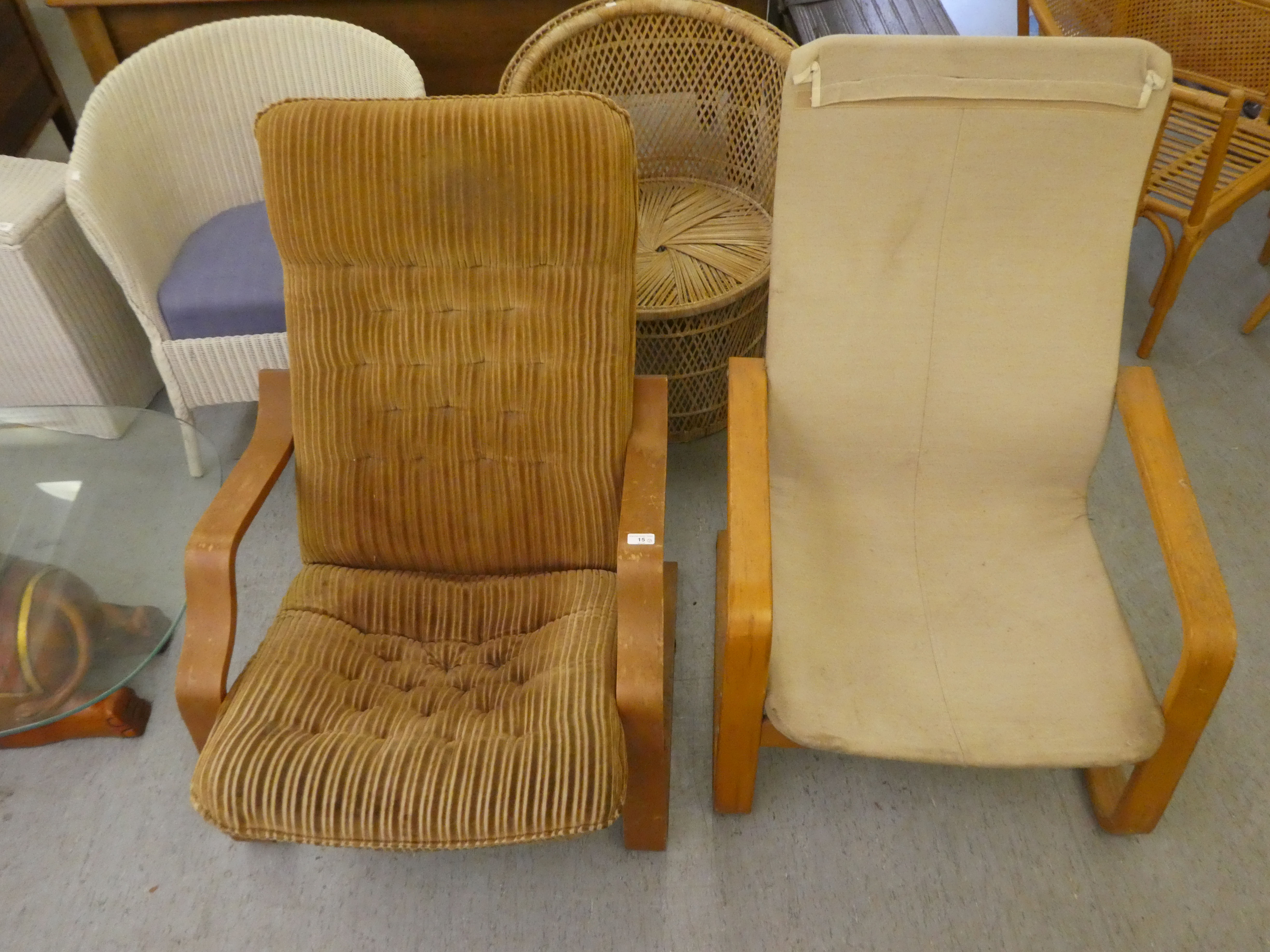 Two similar mid 20thC beech framed chairs with open arms, on cantilevered underframes - Image 2 of 4