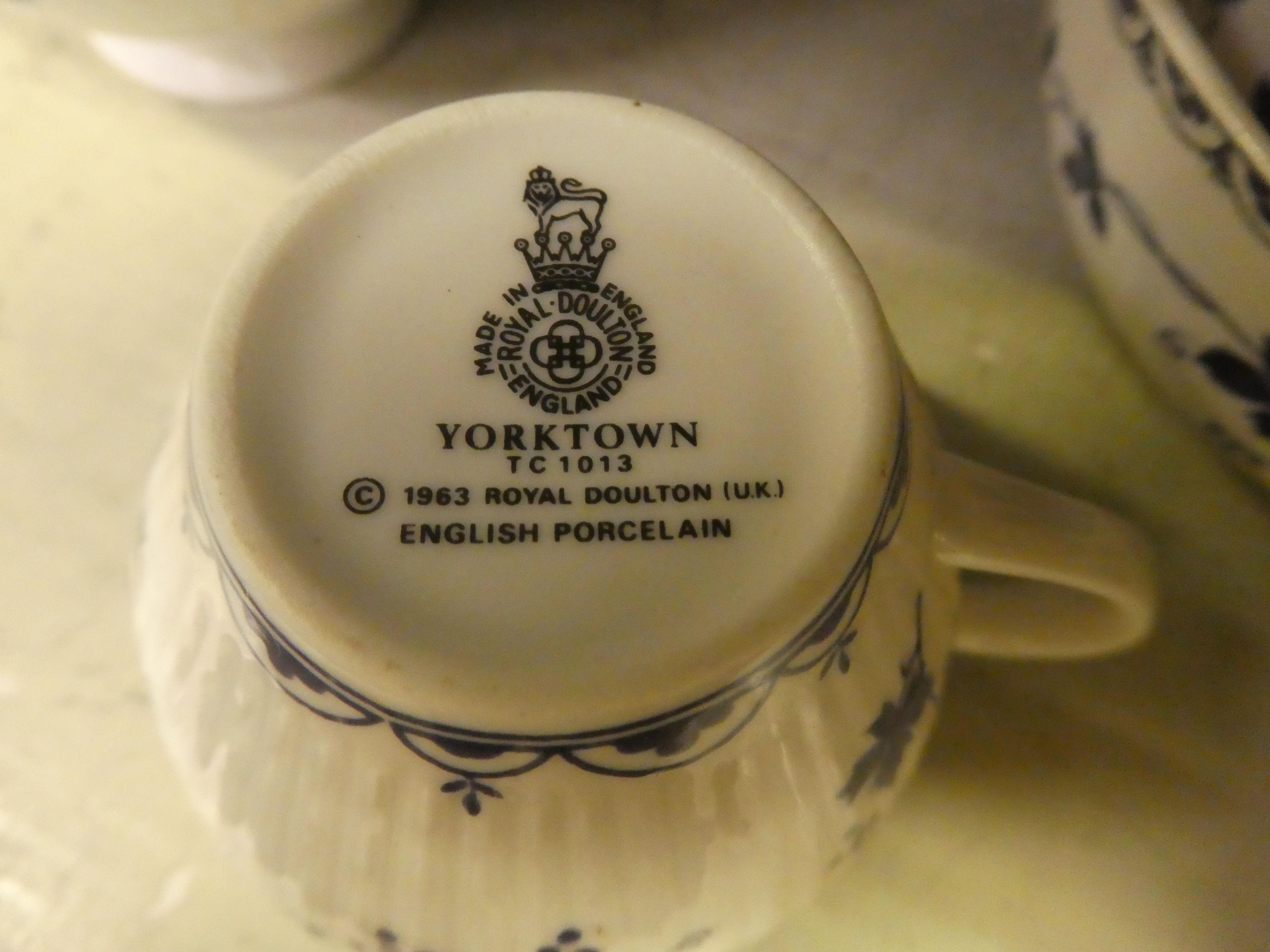 Royal Doulton translucent china Yorktown pattern tableware - Image 5 of 5