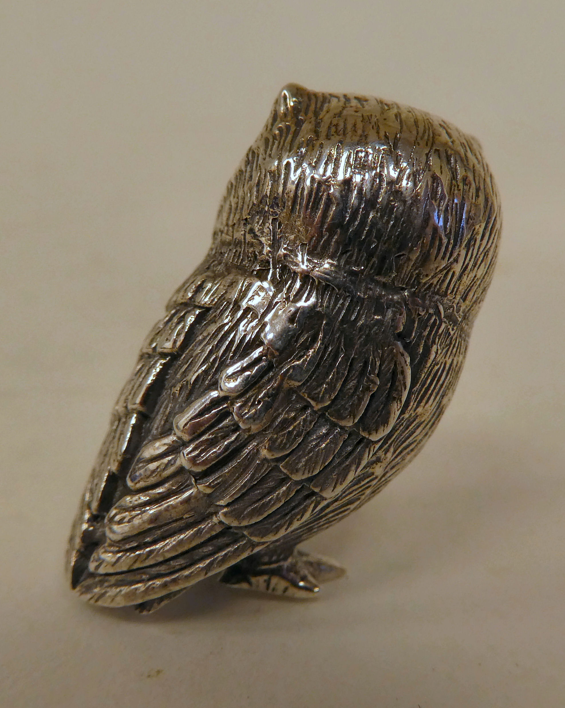 A silver coloured metal miniature model owl  stamped Sterling - Image 2 of 3