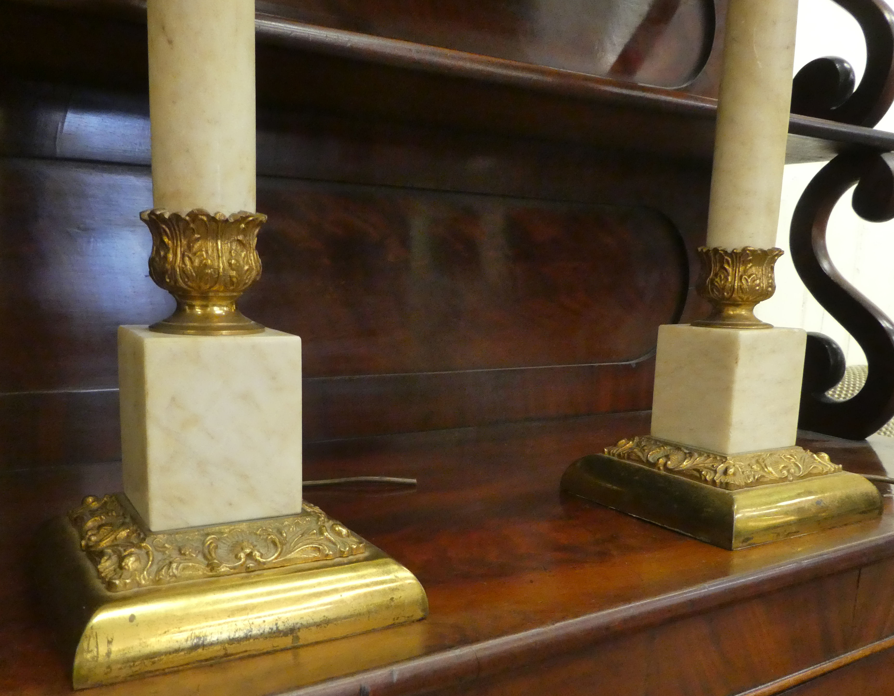 A pair of gilt metal and onyx table lamps with Corinthian columns, on a plinth  18"h - Image 2 of 4