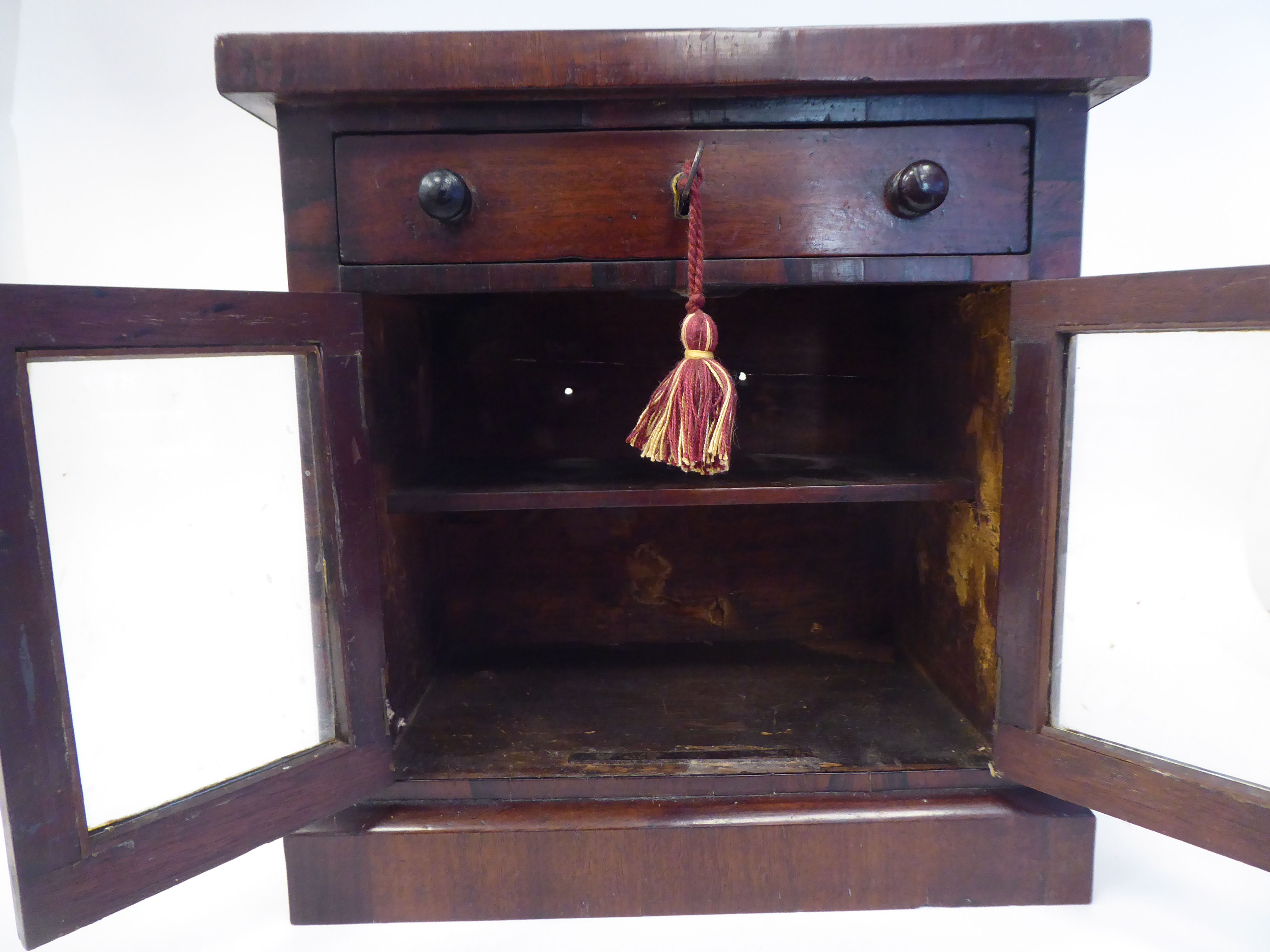 An early Victorian rosewood tabletop collector's cabinet, fashioned as a miniature chiffonier, the - Image 4 of 4