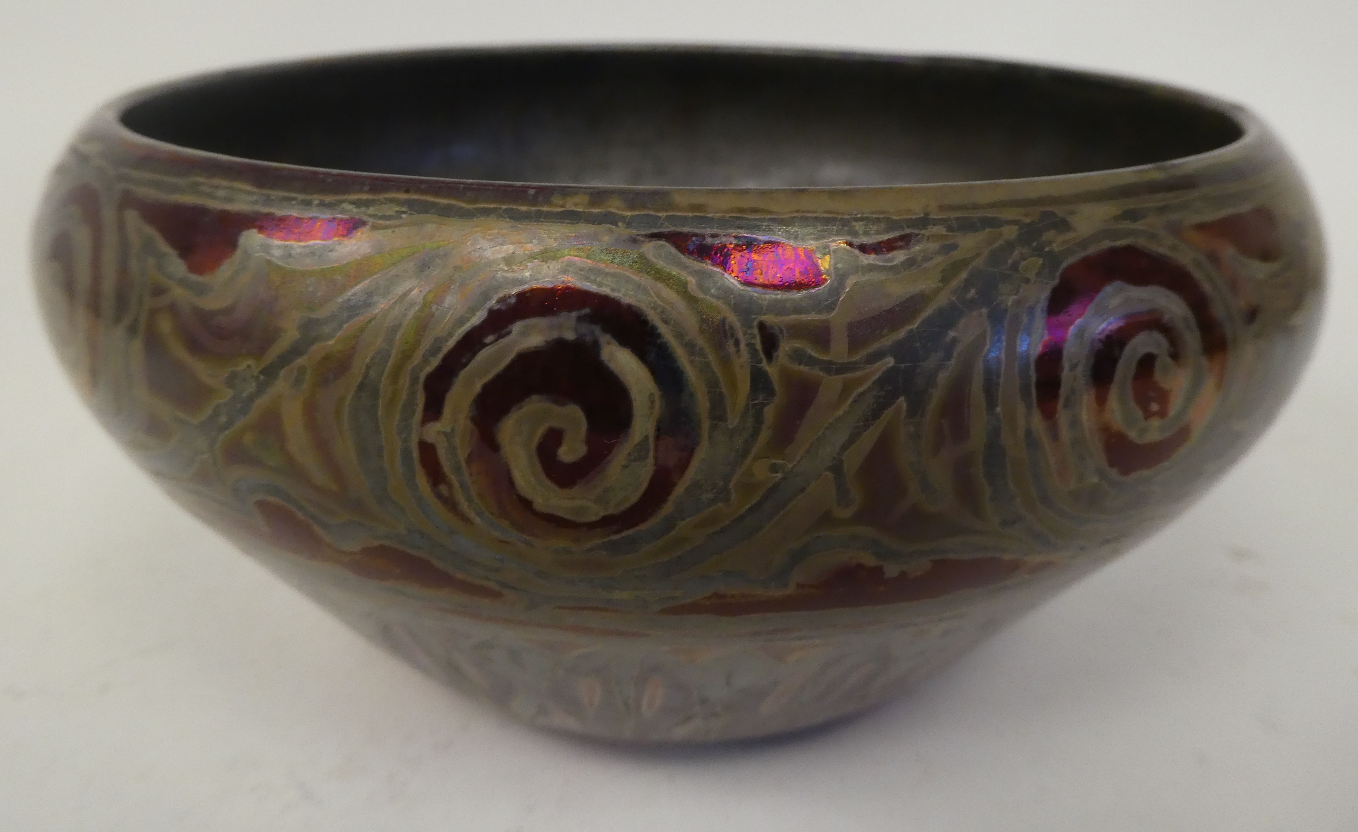 A Clemont Masier Art glass bowl of bulbous form with an inverted rim, decorated with scrolled and - Image 2 of 6