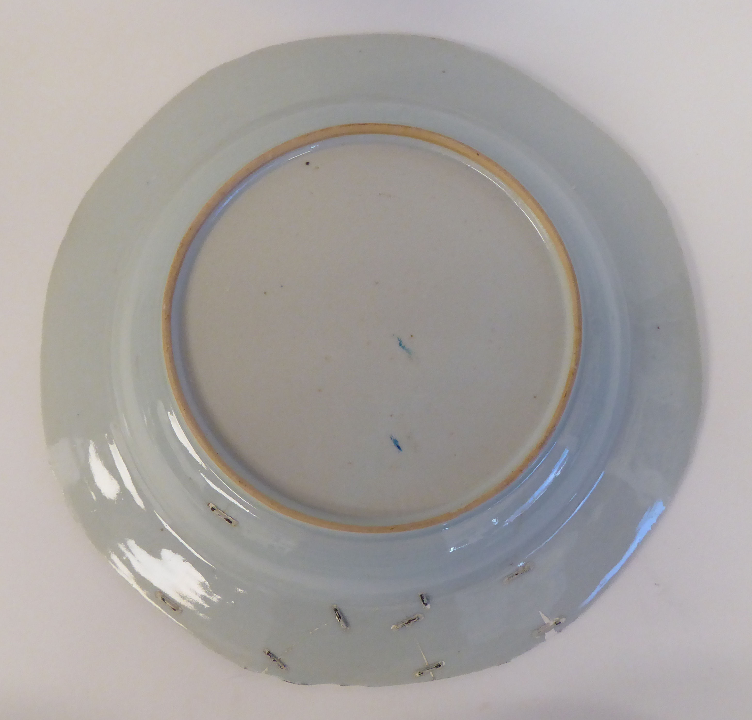 A set of six 18thC Chinese porcelain dishes of octagonal outline, decorated in blue and white with - Image 5 of 16